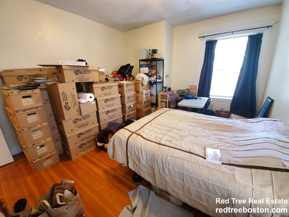 1694 Beacon St, Brookline