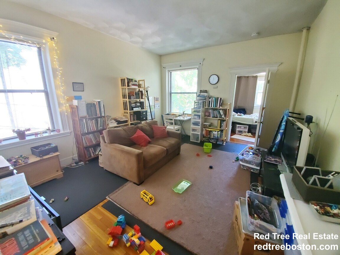 1694 Beacon St, Brookline