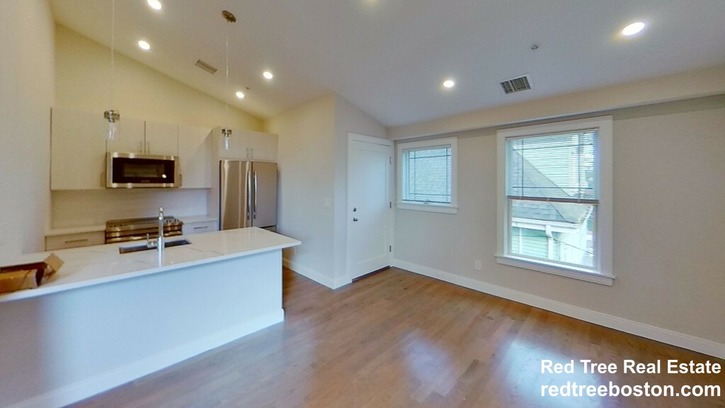 9 Mansfield St, Allston