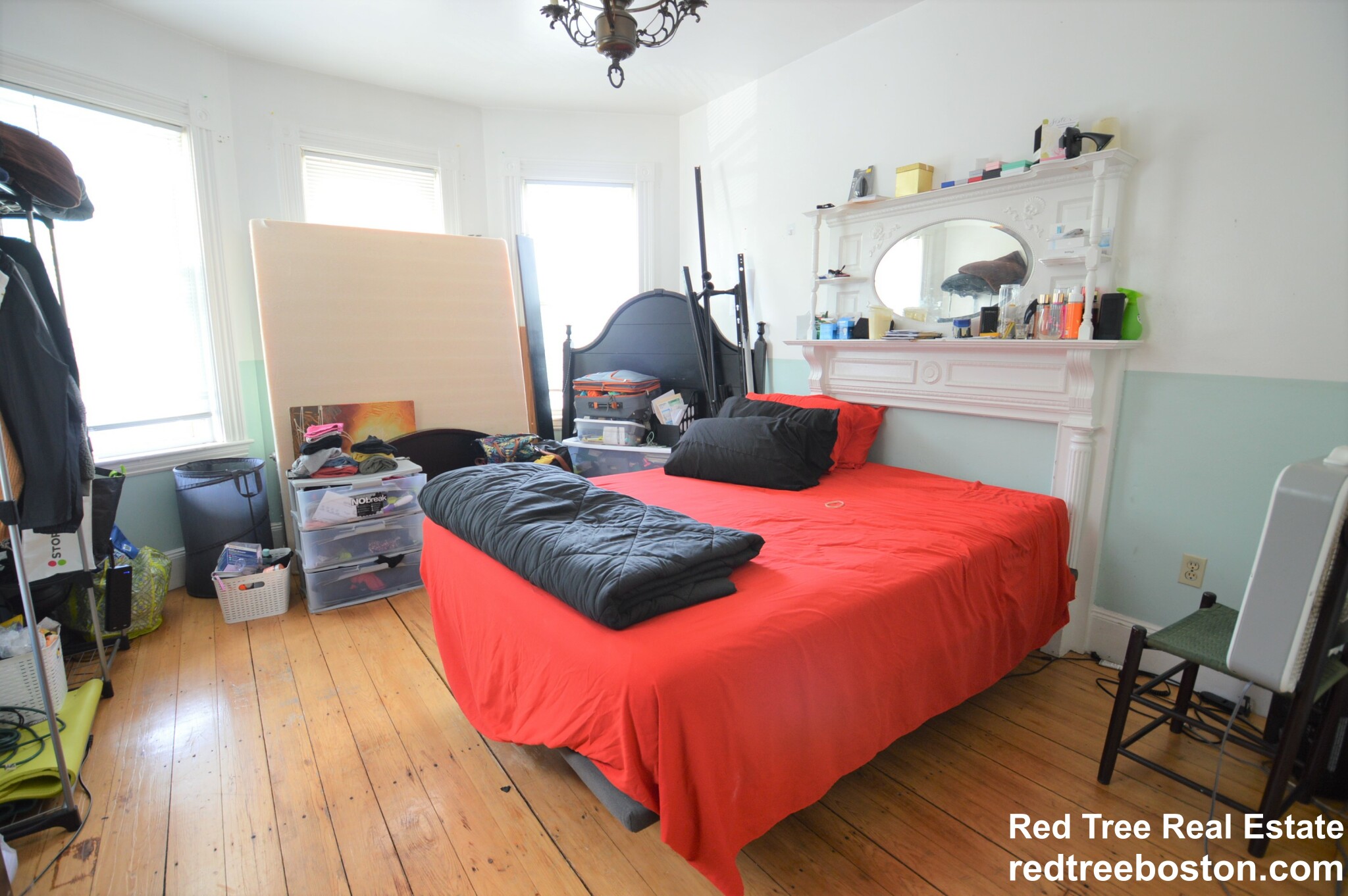 3 bed, 1 bath apartment for rent at 91 Union St Unit 2, Brighton — photo 3 of 12