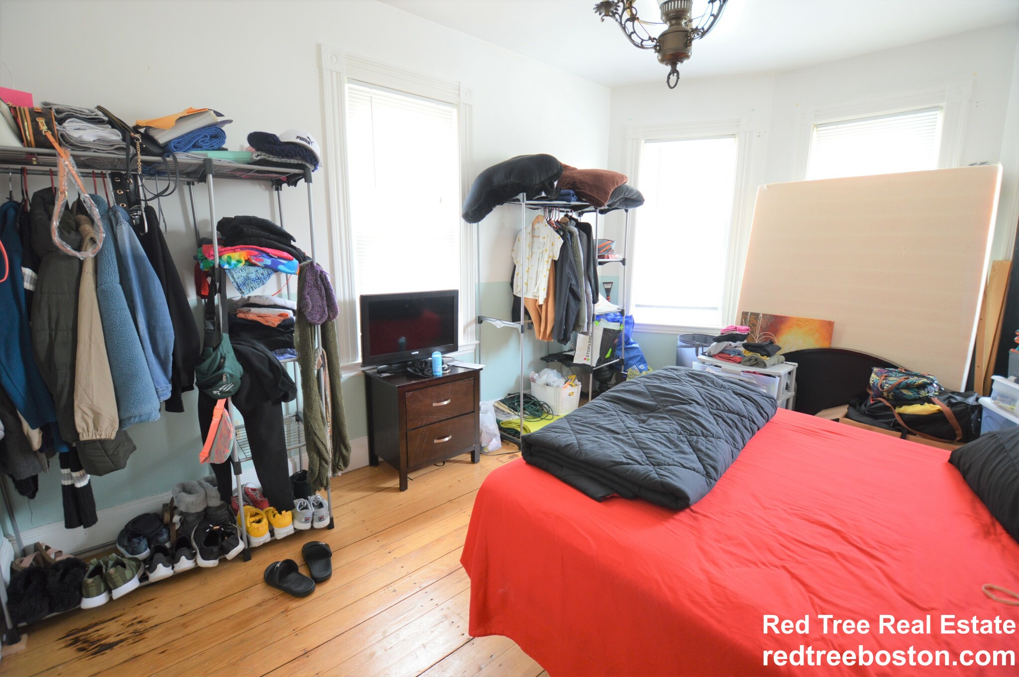 3 bed, 1 bath apartment for rent at 91 Union St Unit 2, Brighton — photo 4 of 12