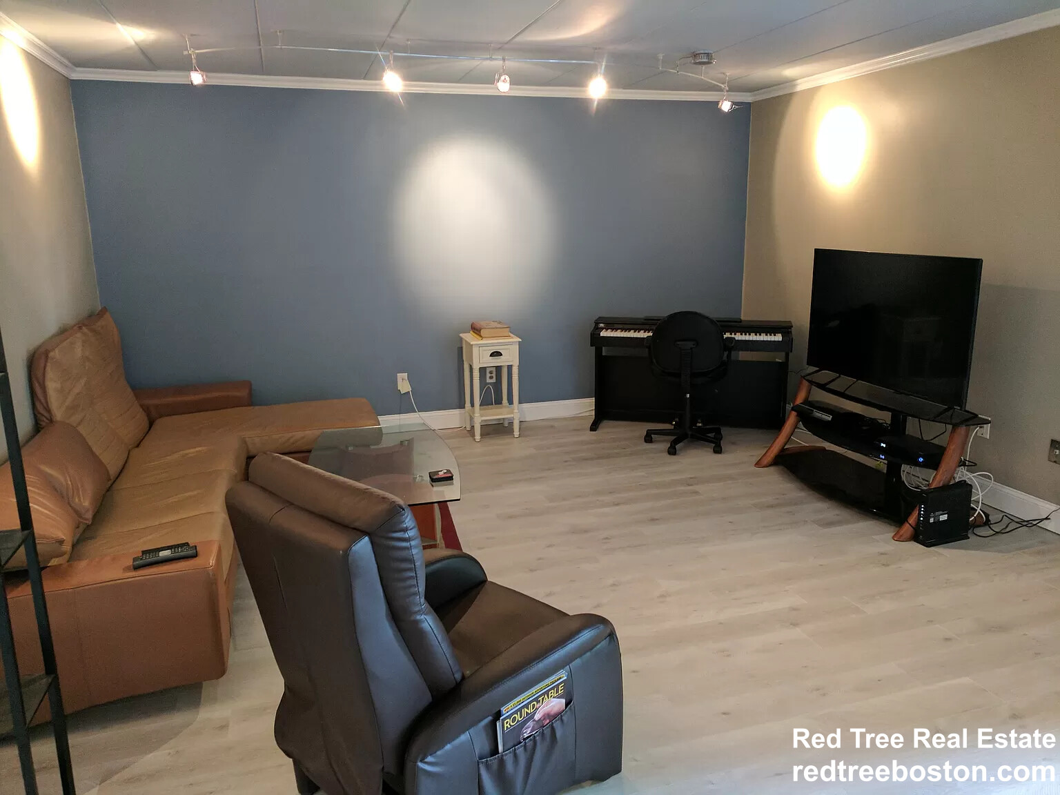 53 Angleside Rd, Waltham