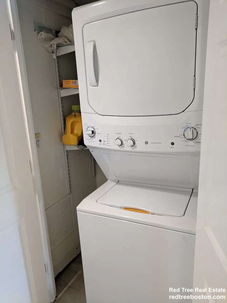 53 Angleside Rd, Waltham