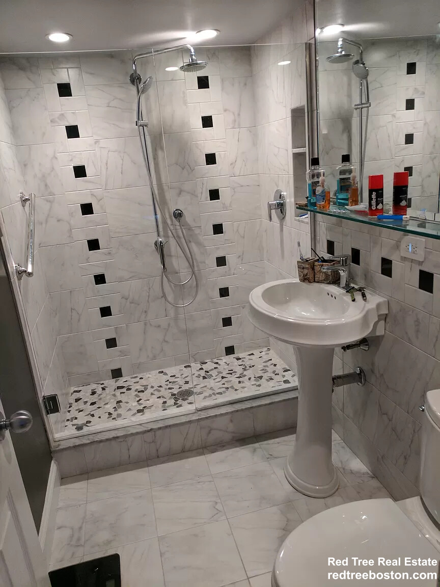 53 Angleside Rd, Waltham