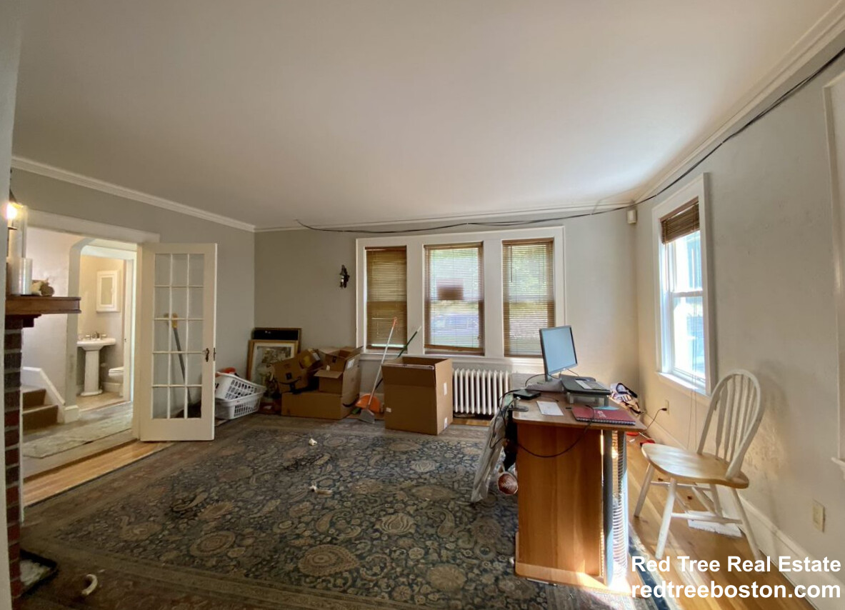 4 bed, 2 bath apartment for rent at 80 Lake St Unit 80, Brighton — photo 2 of 16