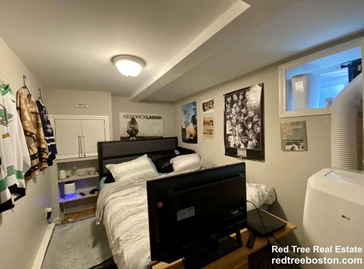 4 bed, 2 bath apartment for rent at 80 Lake St Unit 80, Brighton — photo 9 of 16