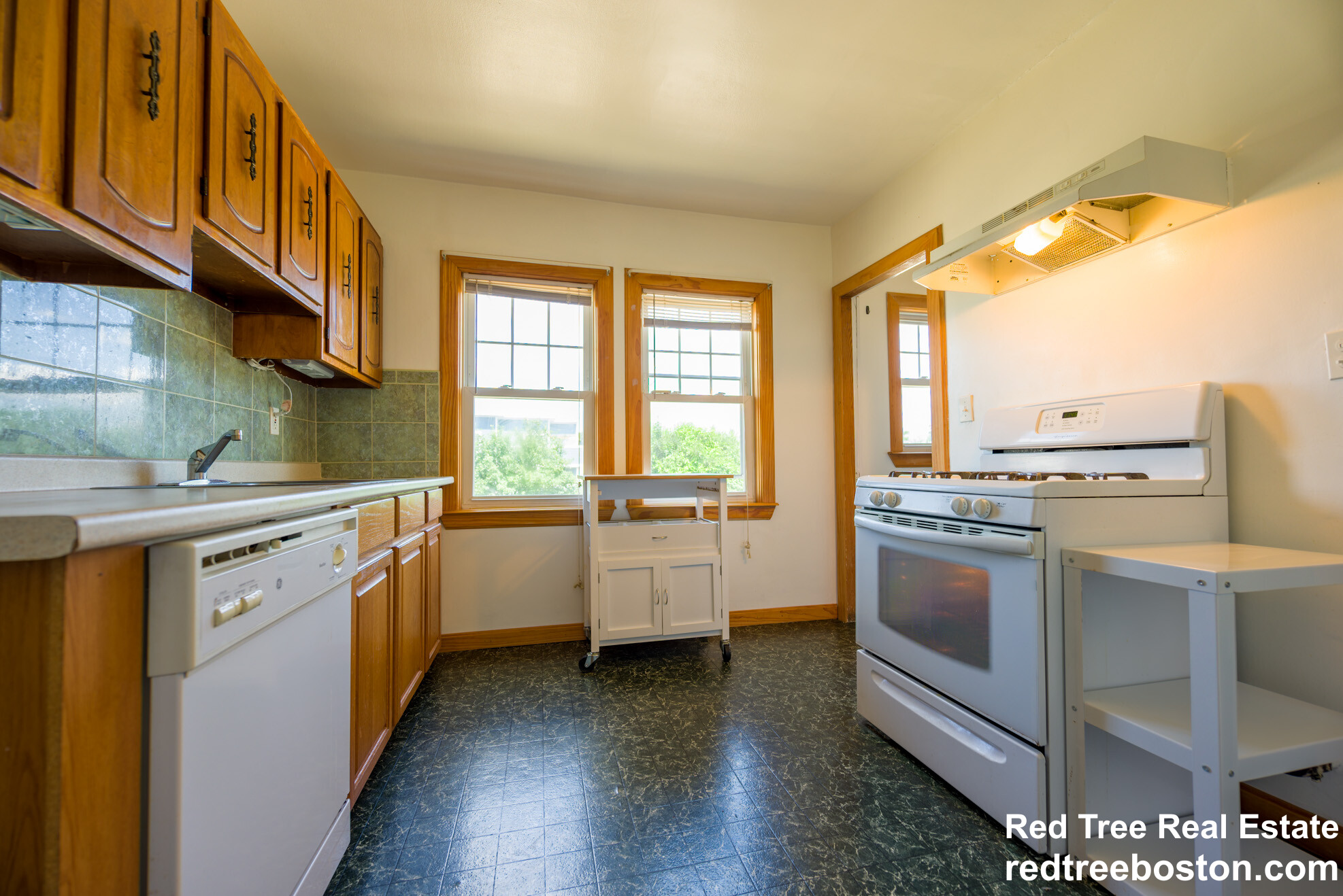 2 bed, 1 bath apartment for rent at 256 Main St, Medford — photo 18 of 20