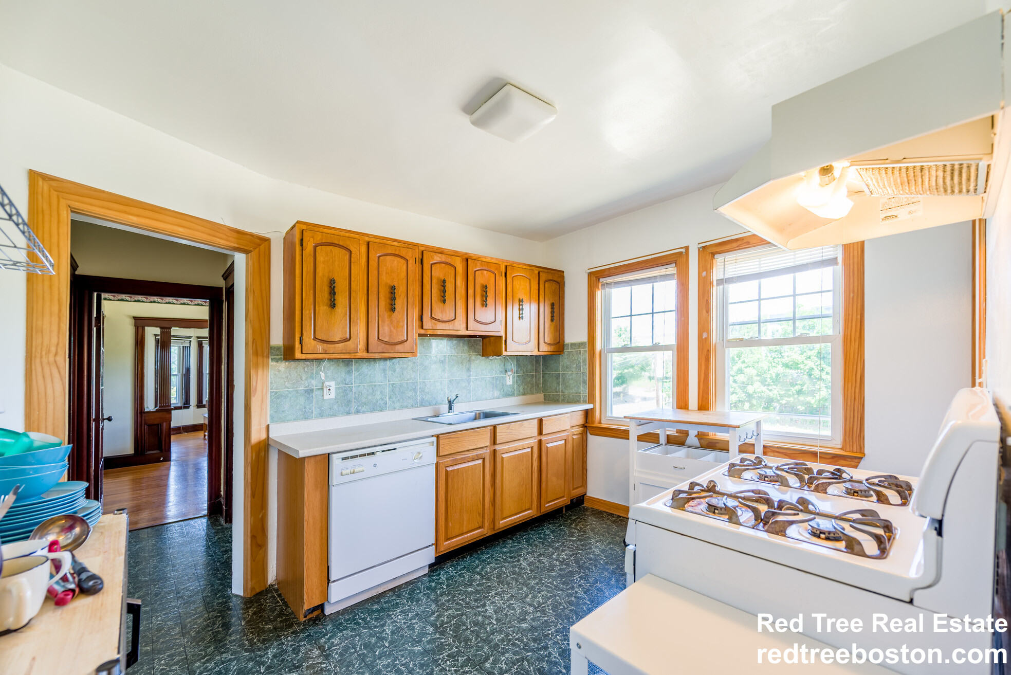2 bed, 1 bath apartment for rent at 256 Main St, Medford — photo 5 of 20
