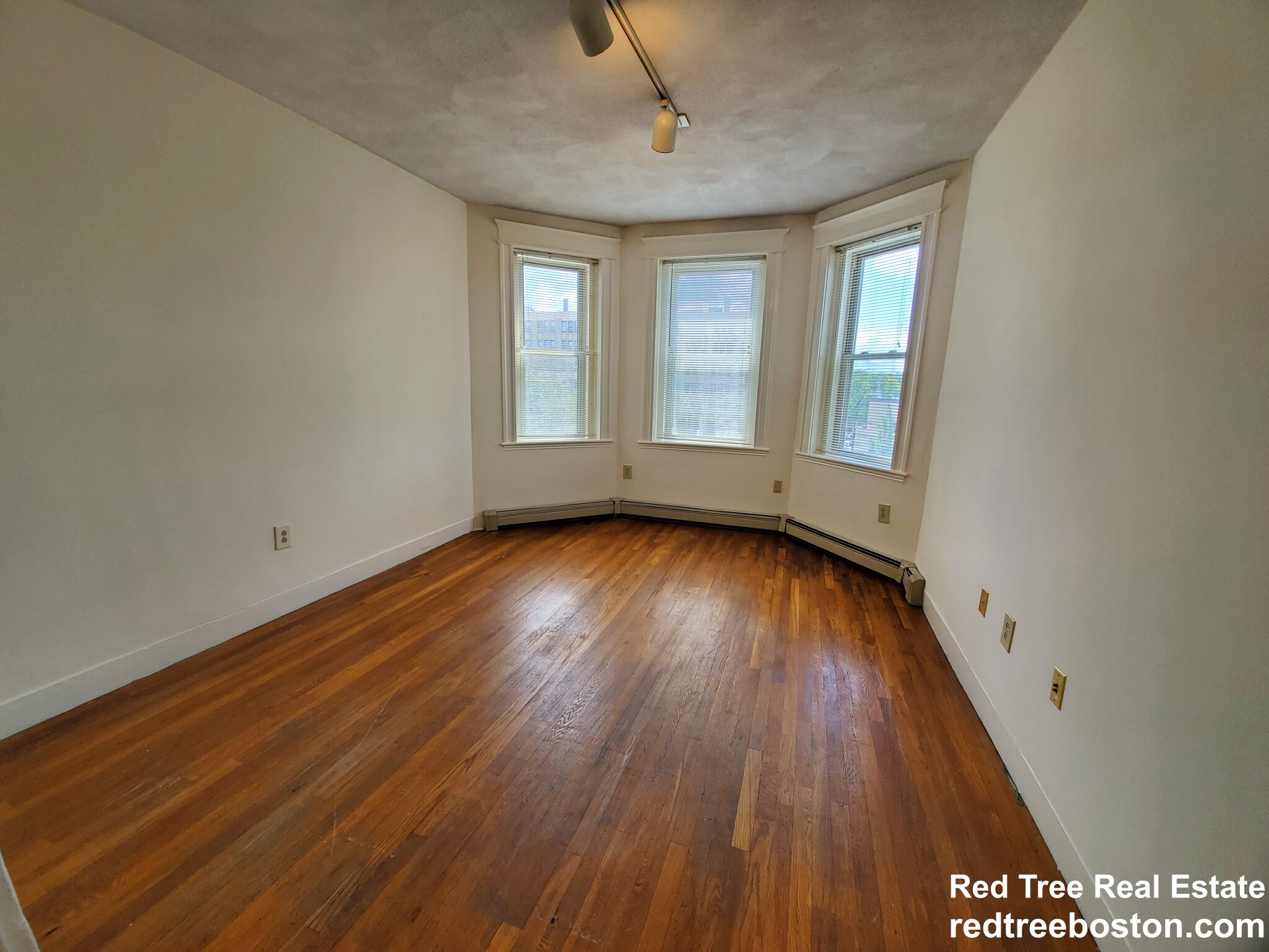 1 bed, 1 bath apartment for rent at 1669 Commonwealth Ave Unit 12A, Brighton