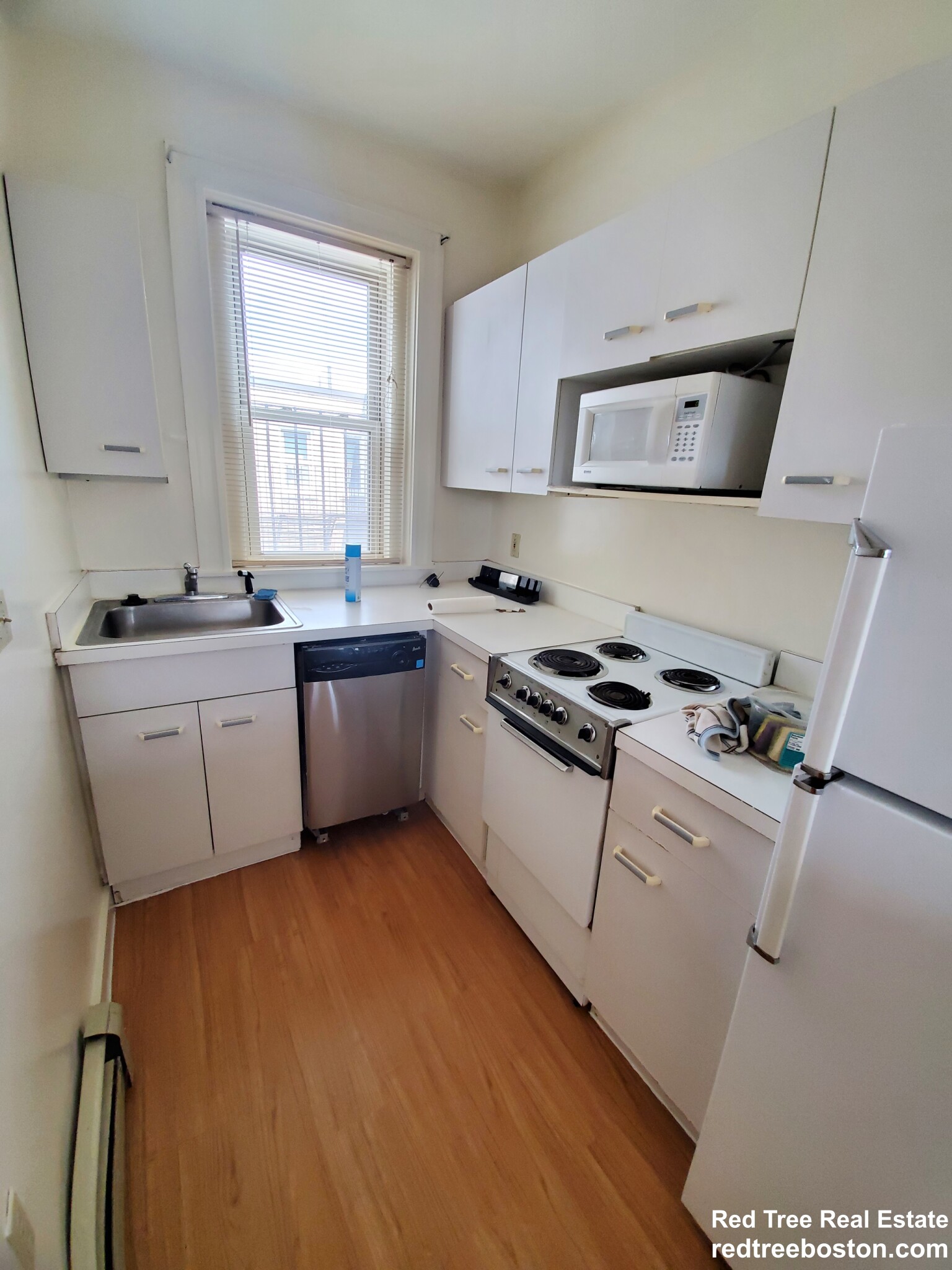 1 bed, 1 bath apartment for rent at 1669 Commonwealth Ave Unit 12A, Brighton — photo 2 of 12