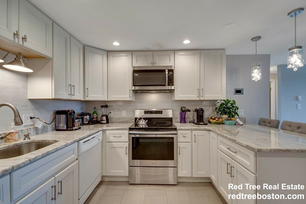 2 bed, 1 bath apartment for rent at 94 Beacon St Unit 61, Somerville — photo 3 of 19