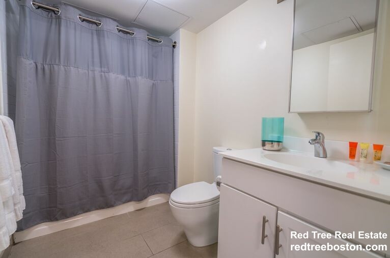 8 Winter St, Downtown