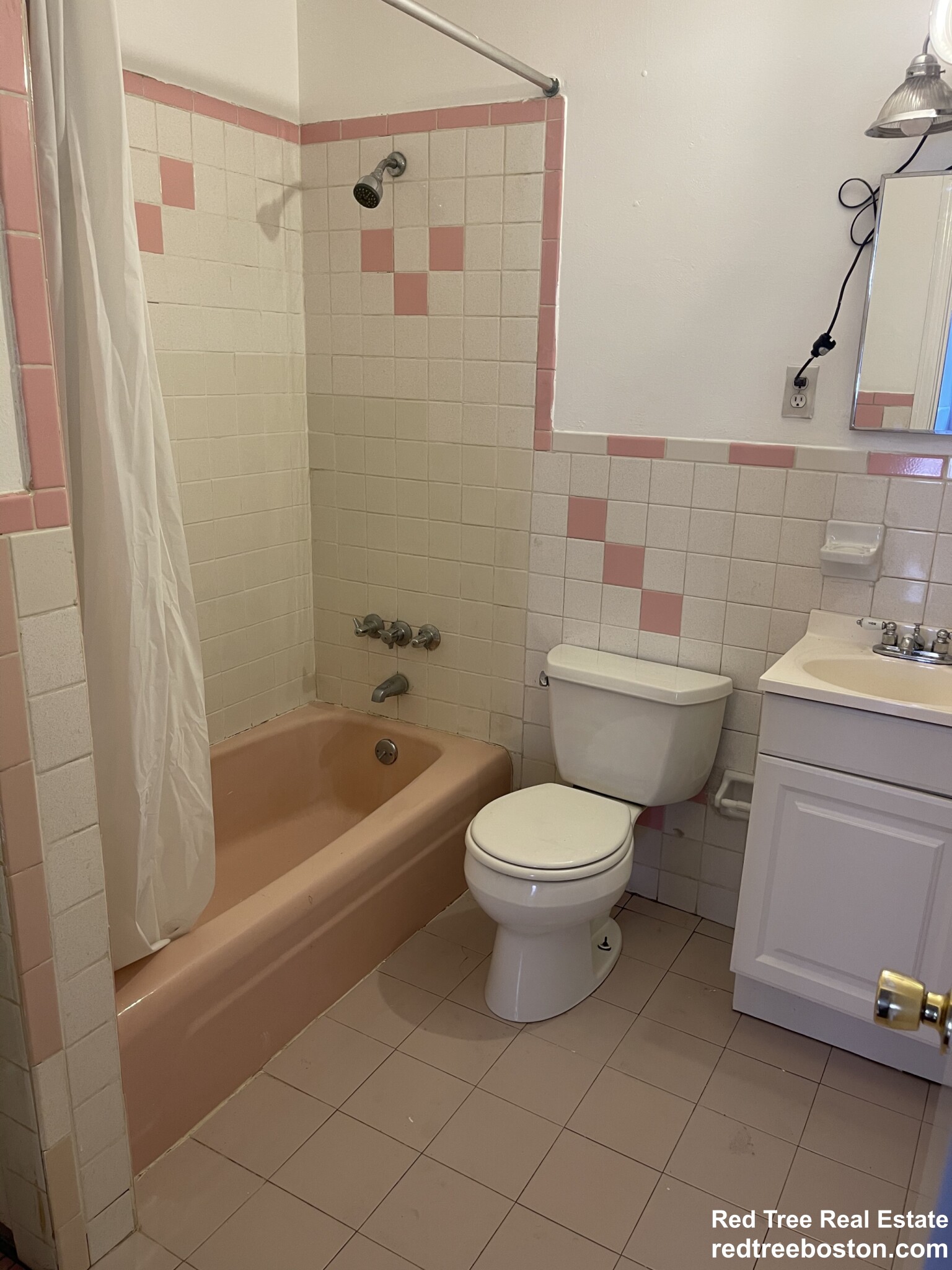 Studio bed, 1 bath apartment for rent at 301 Marlborough St Unit 2, Back Bay — photo 4 of 8
