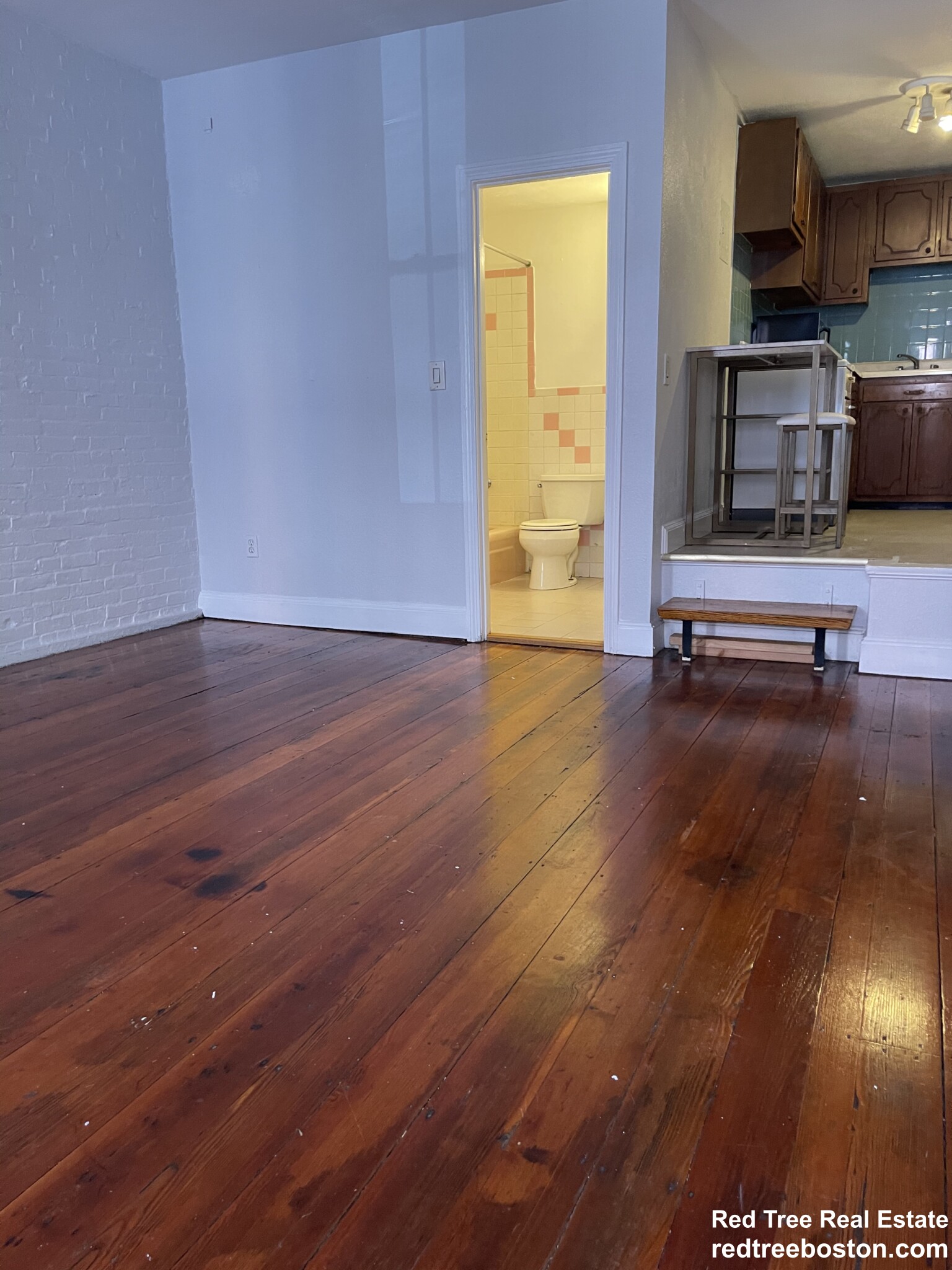 Studio bed, 1 bath apartment for rent at 301 Marlborough St Unit 2, Back Bay — photo 5 of 8