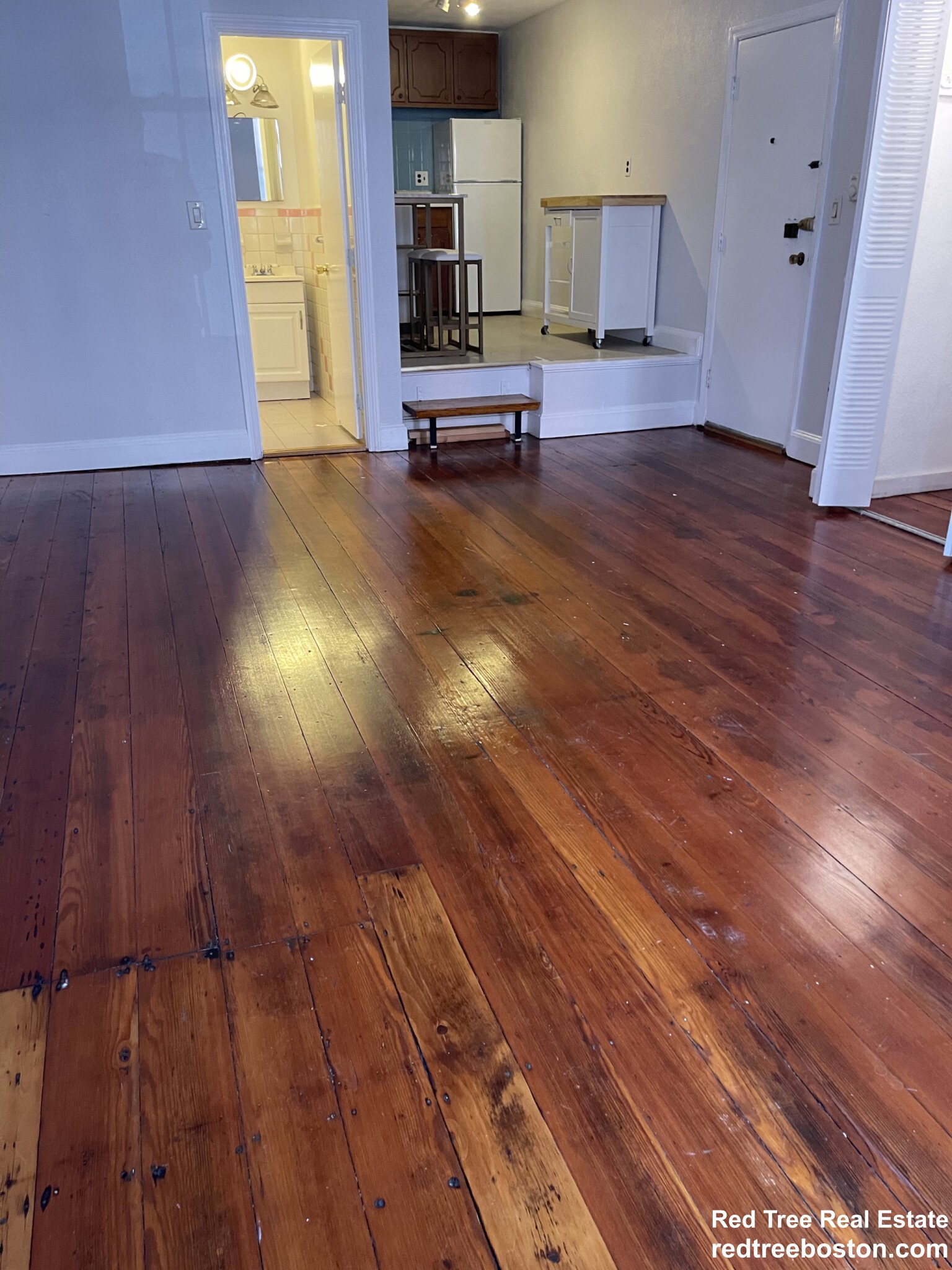 Studio bed, 1 bath apartment for rent at 301 Marlborough St Unit 2, Back Bay — photo 6 of 8