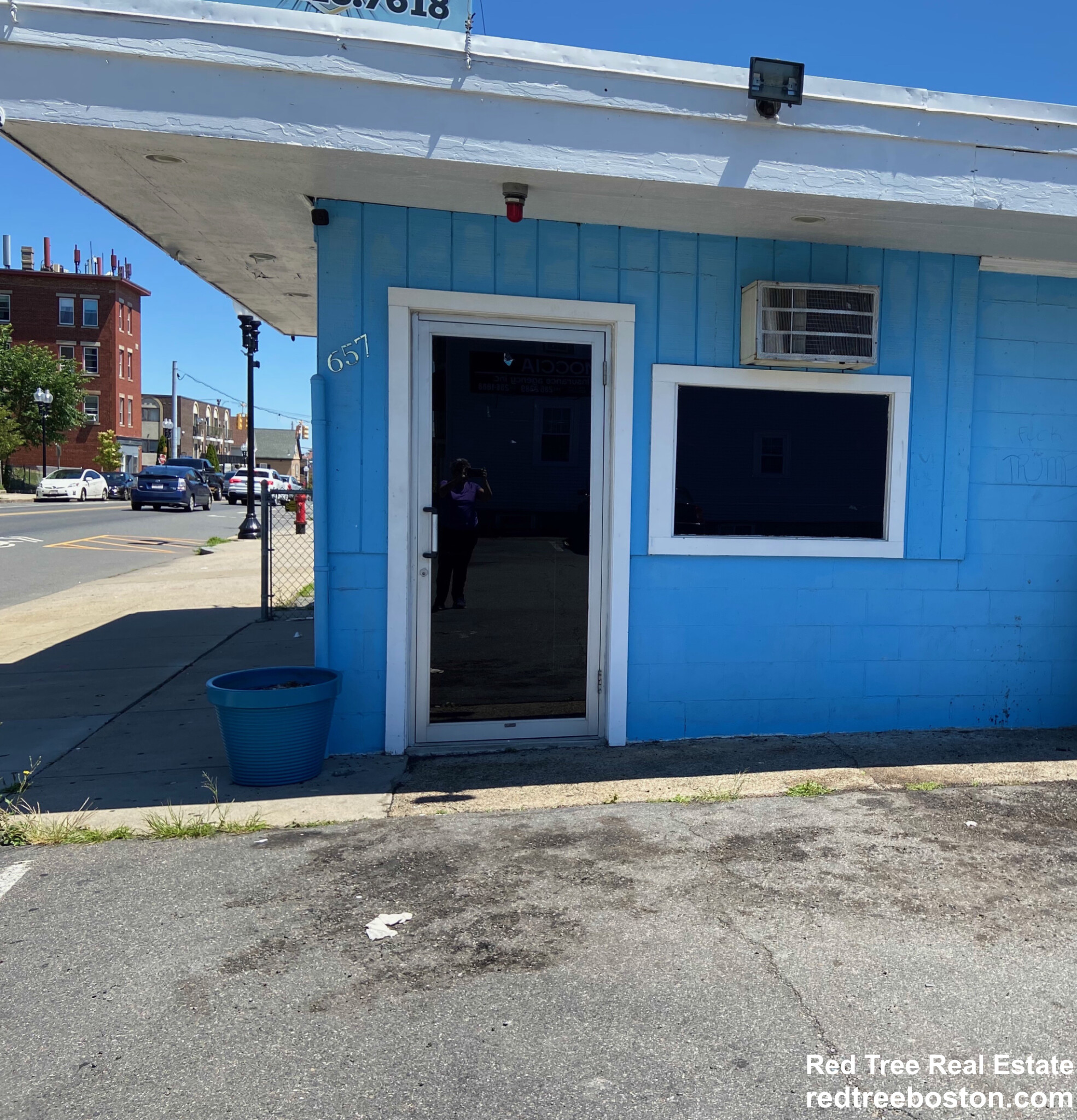 Studio bed, 1 bath apartment for rent at 657 Broadway Unit COMMERCIAL, Revere — photo 1 of 3