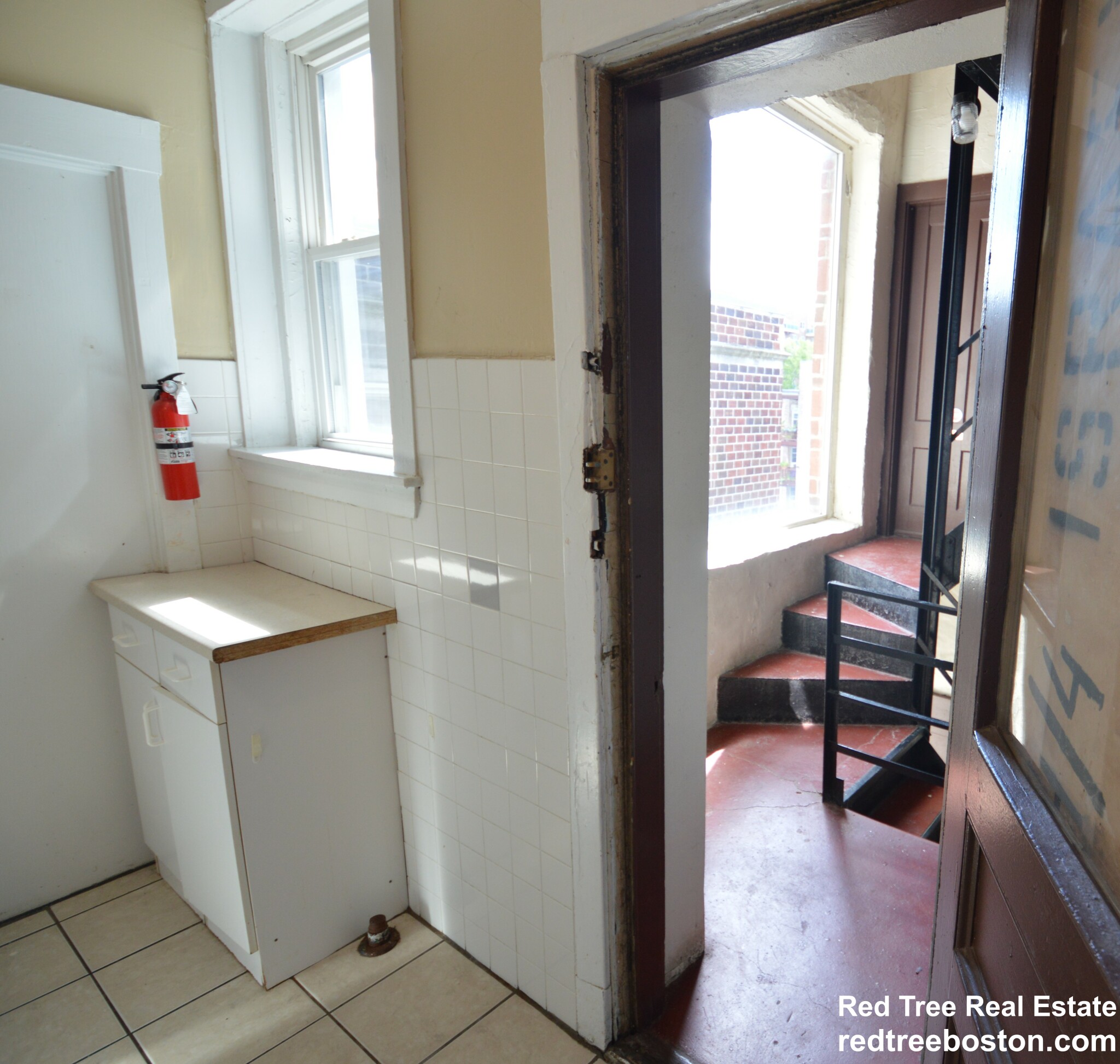 3 bed, 1 bath apartment for rent at 74 Egmont St Unit 6, Coolidge Corner — photo 10 of 18