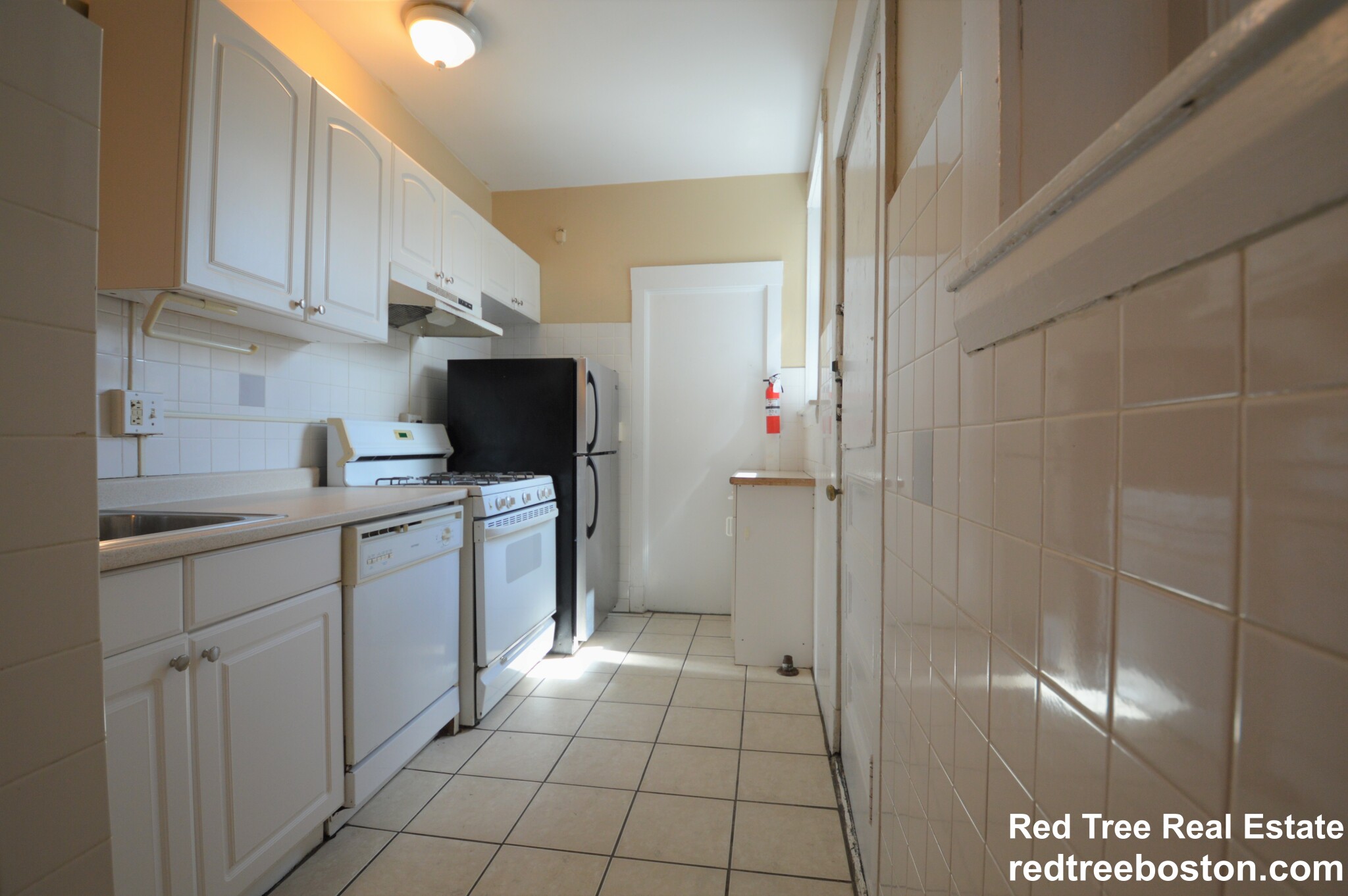 3 bed, 1 bath apartment for rent at 74 Egmont St Unit 6, Coolidge Corner — photo 8 of 18