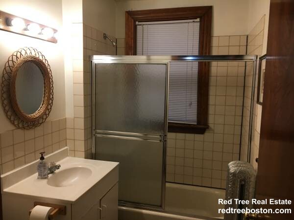 4 bed, 2 bath apartment for rent at 38 Linden St Unit 16, Allston — photo 3 of 14