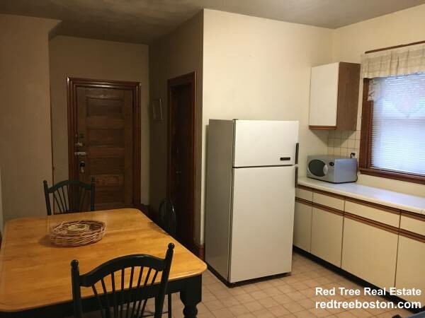 4 bed, 2 bath apartment for rent at 38 Linden St Unit 16, Allston — photo 4 of 14