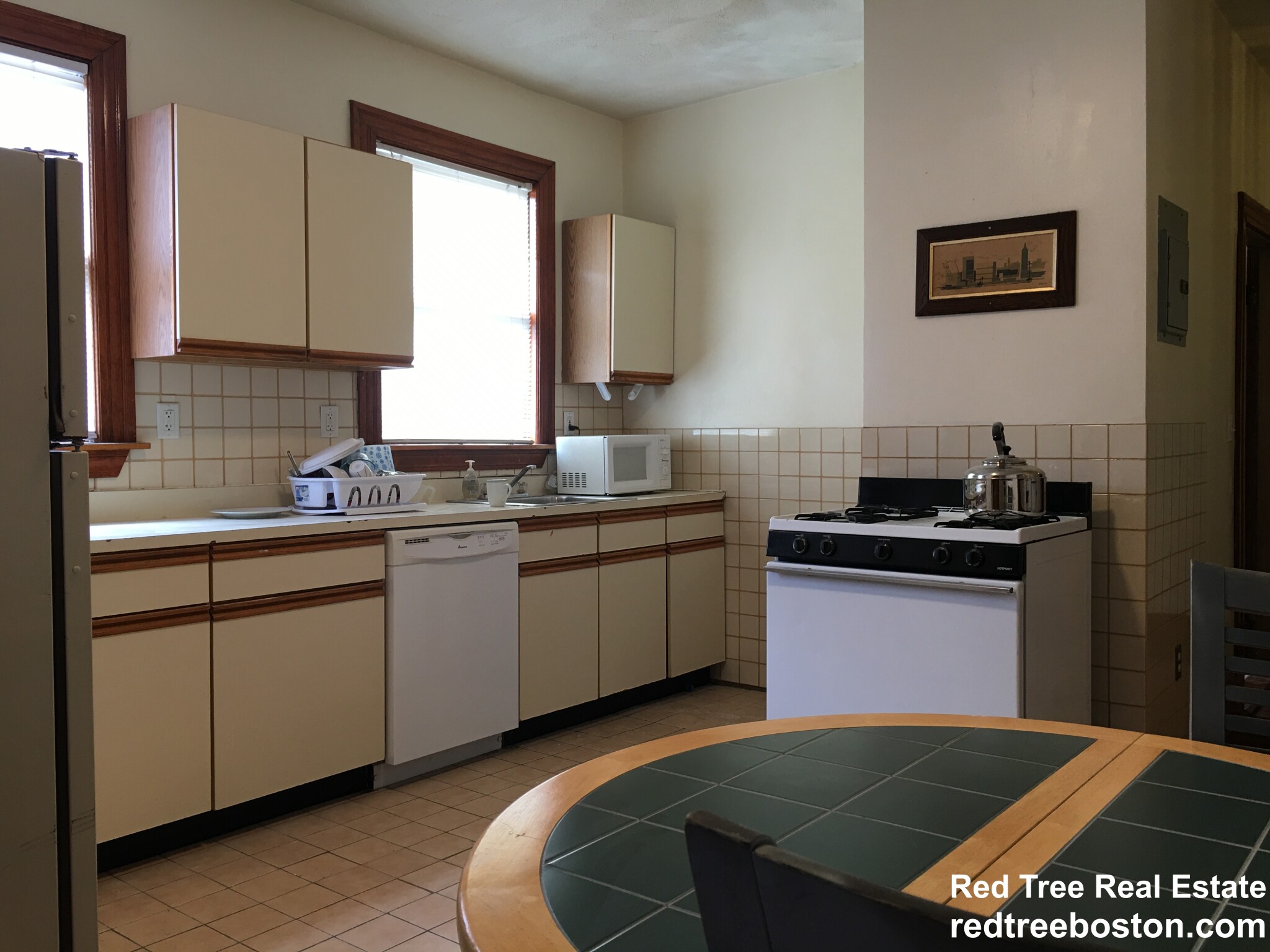 4 bed, 2 bath apartment for rent at 38 Linden St Unit 16, Allston — photo 7 of 14