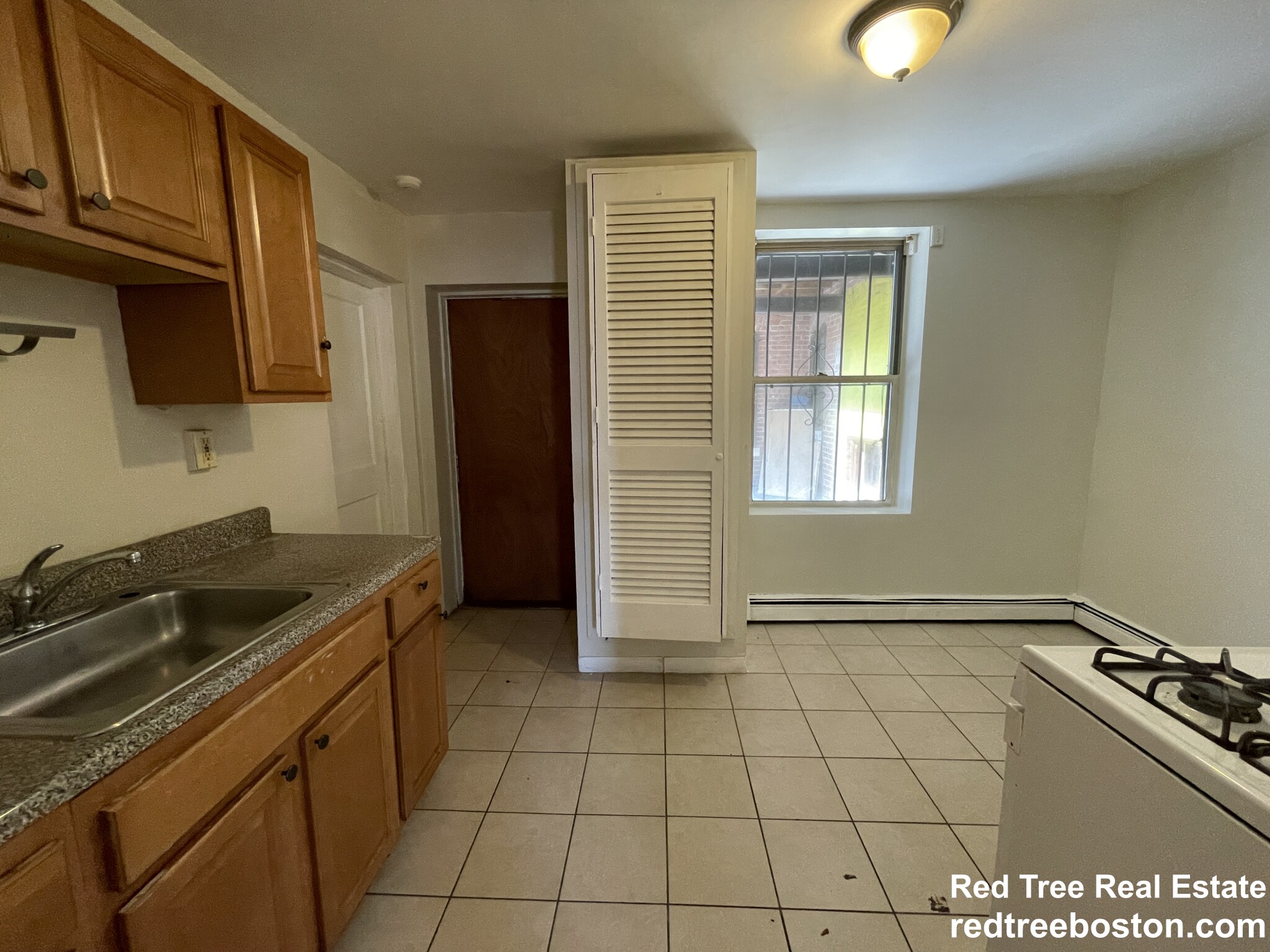 2 bed, 1 bath apartment for rent at 366 Centre St Unit 8, Jamaica Plain — photo 8 of 13