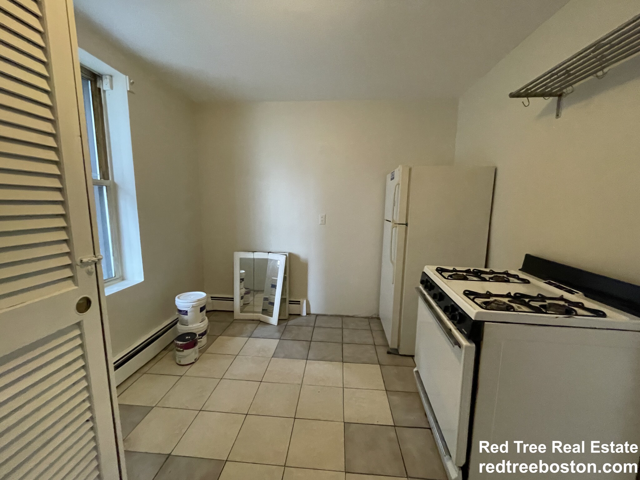 2 bed, 1 bath apartment for rent at 366 Centre St Unit 4, Jamaica Plain — photo 8 of 12