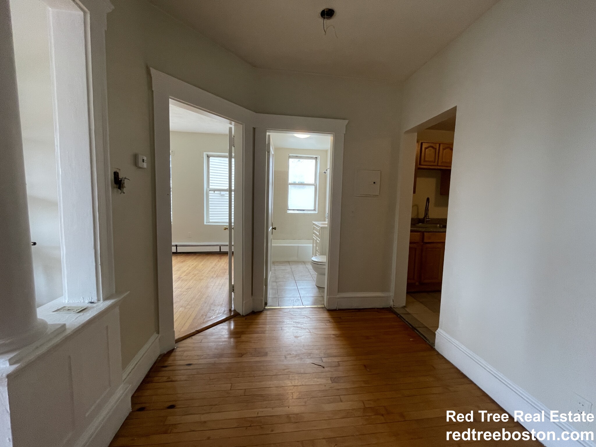 2 bed, 1 bath apartment for rent at 366 Centre St Unit 4, Jamaica Plain — photo 5 of 12