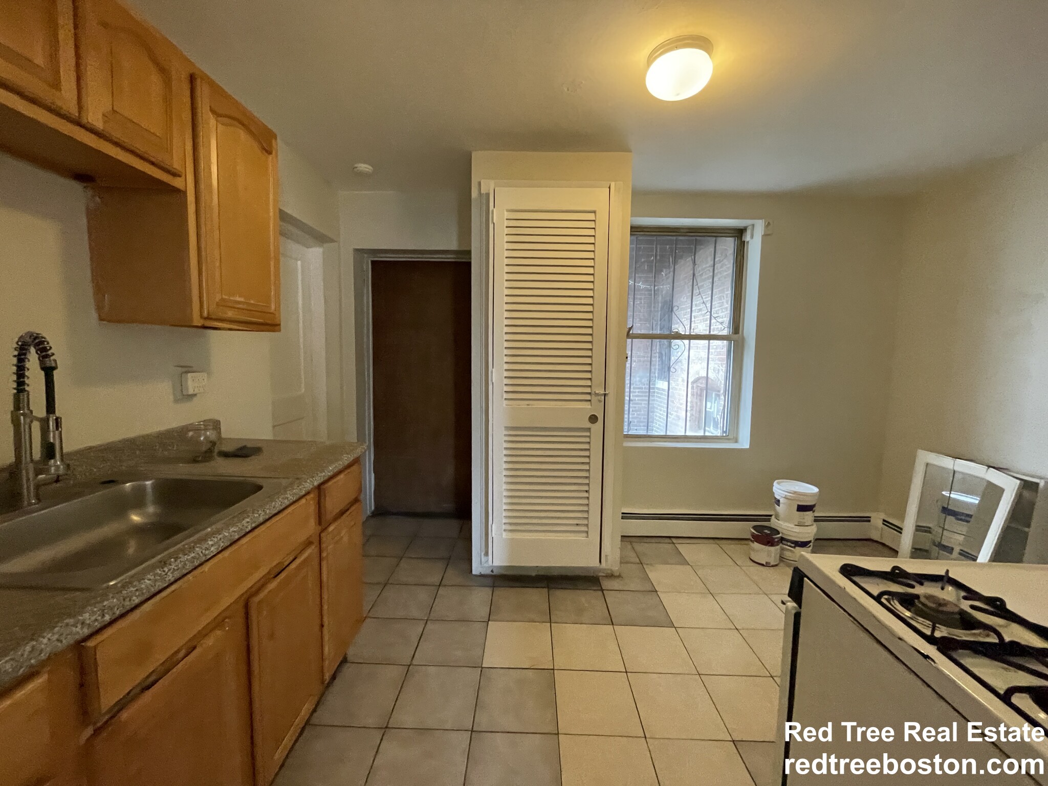 2 bed, 1 bath apartment for rent at 366 Centre St Unit 4, Jamaica Plain — photo 6 of 12