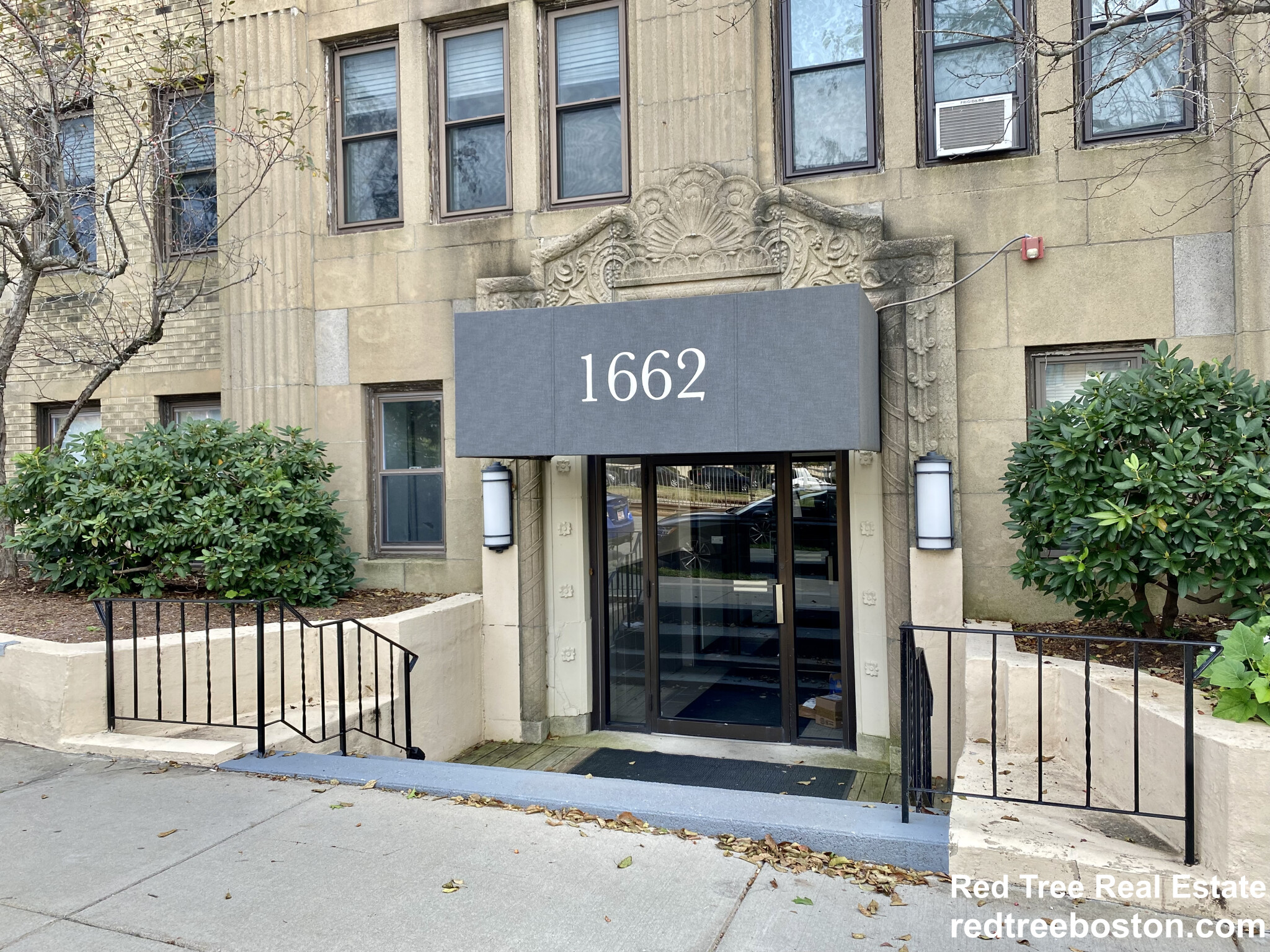 1662 Commonwealth Ave, Brighton