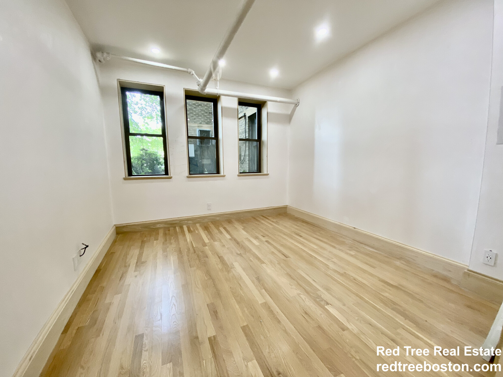 1662 Commonwealth Ave, Brighton