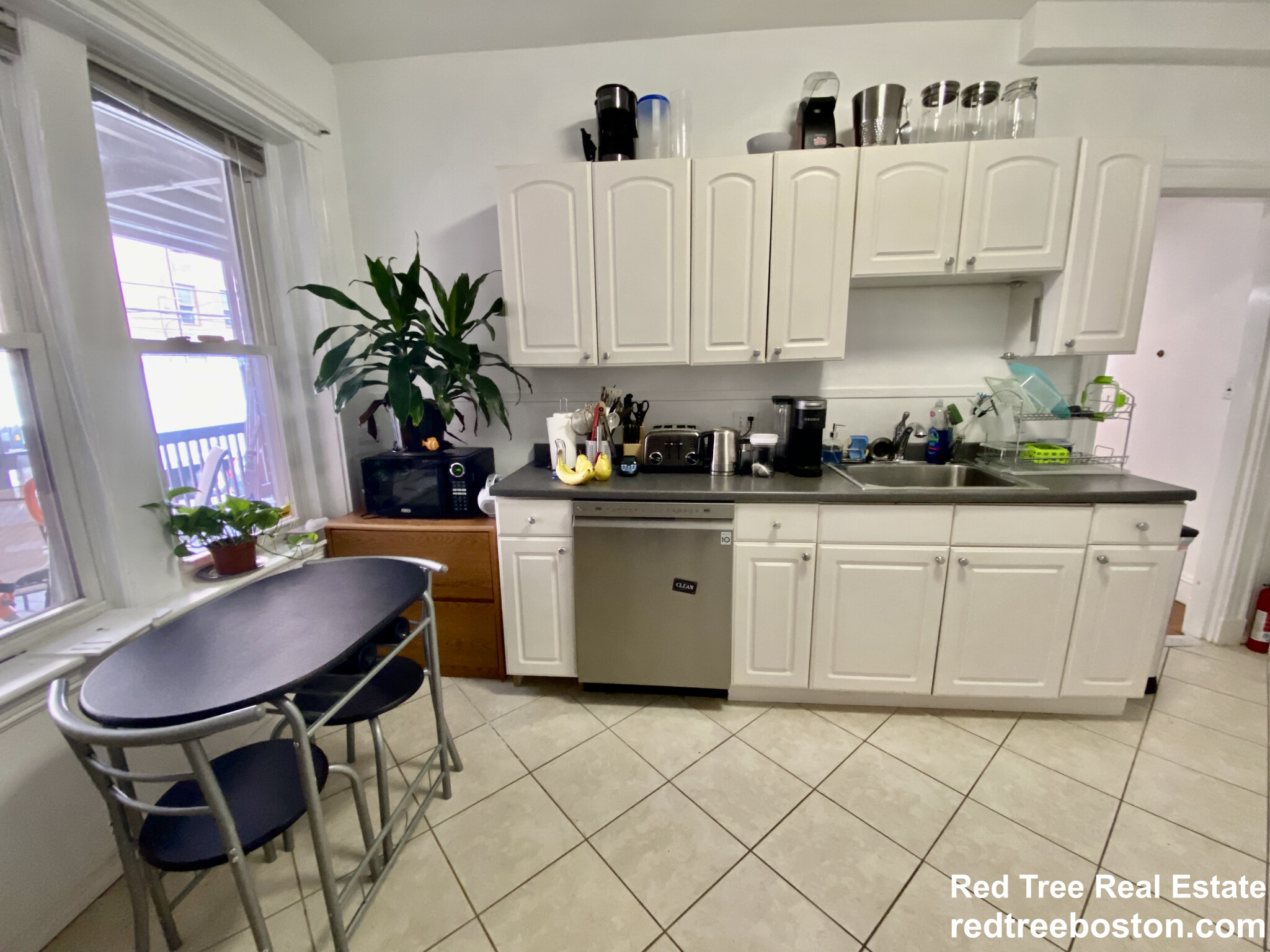 1 bed, 1 bath apartment for rent at 1908 Beacon St Unit 1, Brookline — photo 3 of 43
