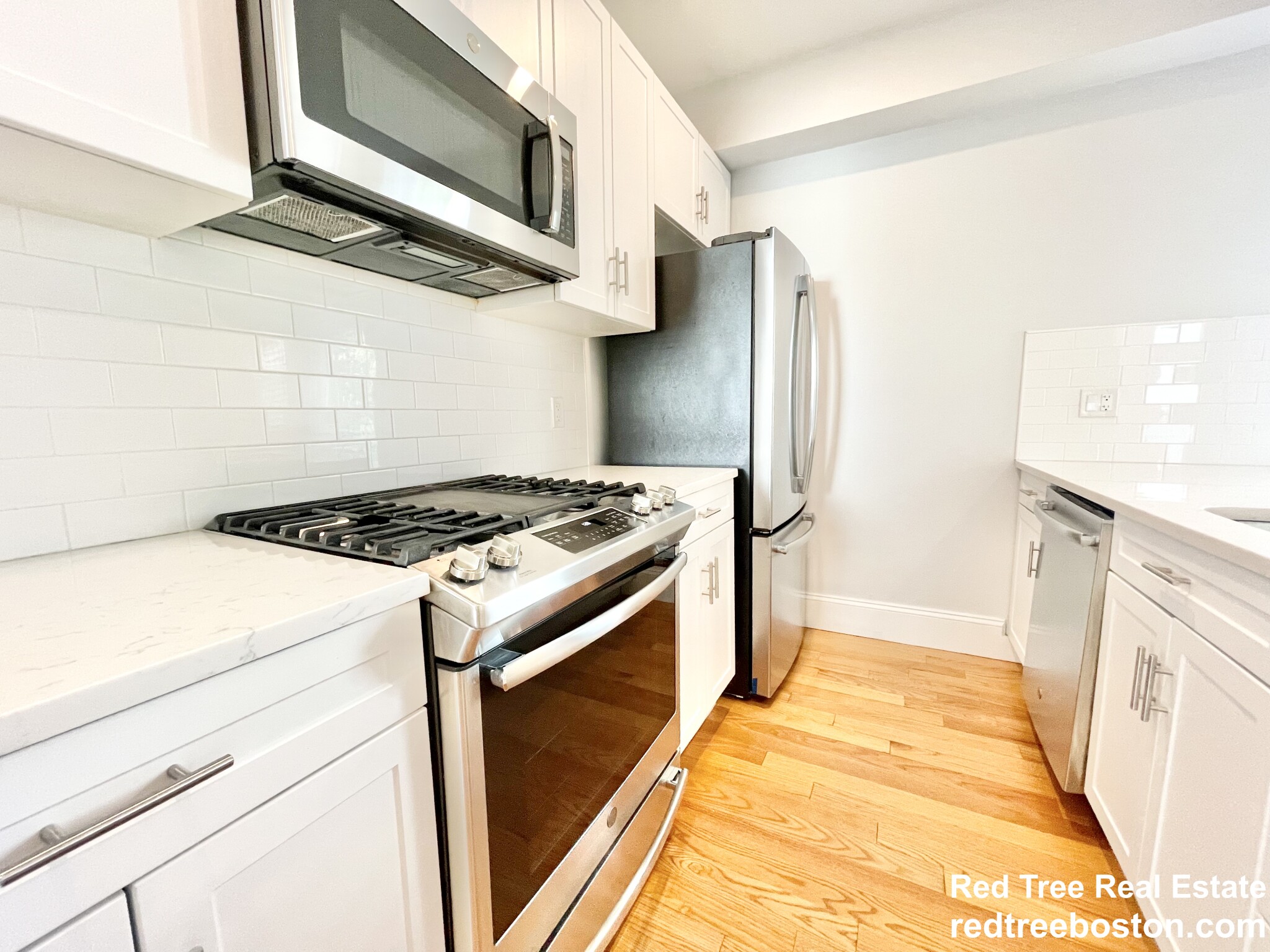 5 bed, 3 bath apartment for rent at 55 Saxton St Unit 2, Dorchester — photo 4 of 25