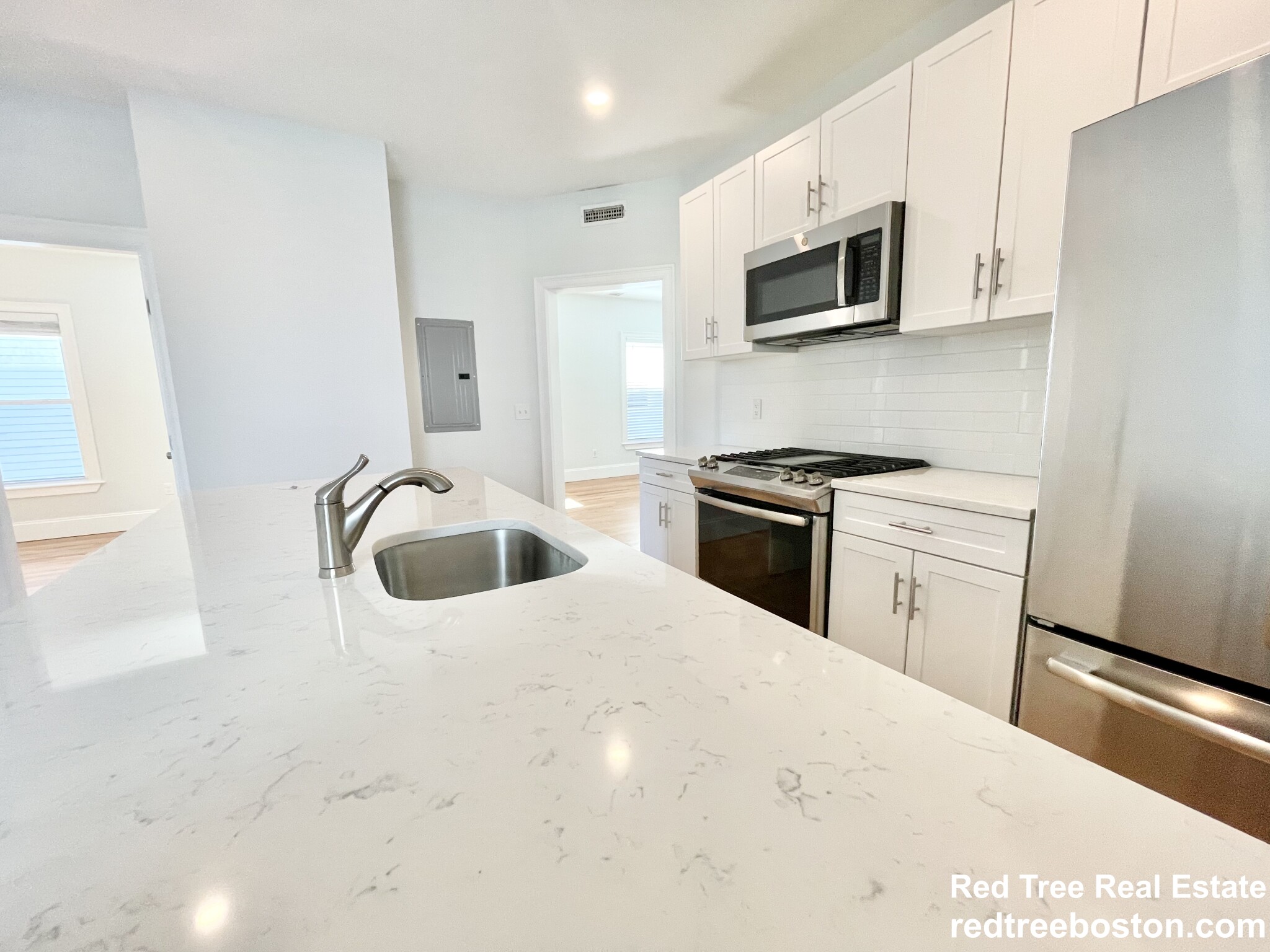 5 bed, 3 bath apartment for rent at 55 Saxton St Unit 2, Dorchester — photo 2 of 25