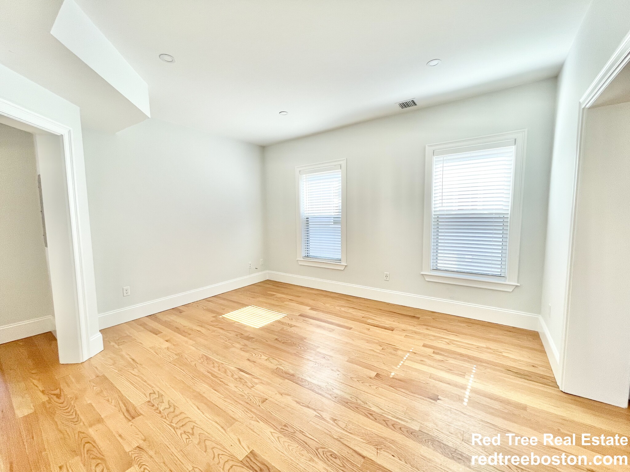 5 bed, 3 bath apartment for rent at 55 Saxton St Unit 2, Dorchester — photo 5 of 25