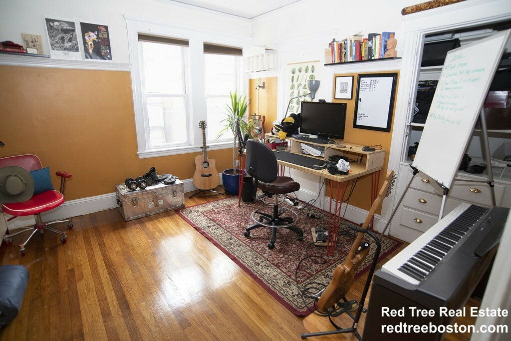 3 bed, 1 bath apartment for rent at 10 Perkins St Unit 1 COPY, Jamaica Plain — photo 7 of 10