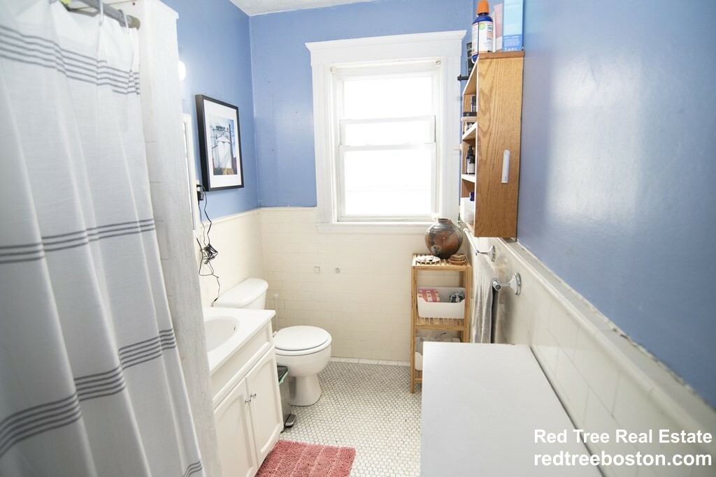 3 bed, 1 bath apartment for rent at 10 Perkins St Unit 1 COPY, Jamaica Plain — photo 9 of 10