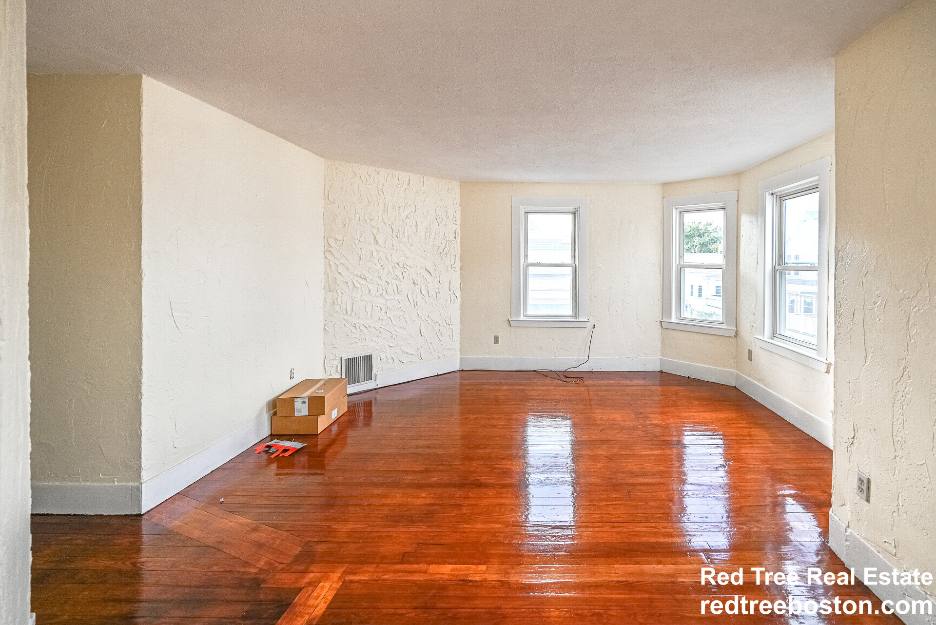 3 bed, 1 bath apartment for rent at 91 Chester St Unit 3, Chelsea — photo 3 of 15