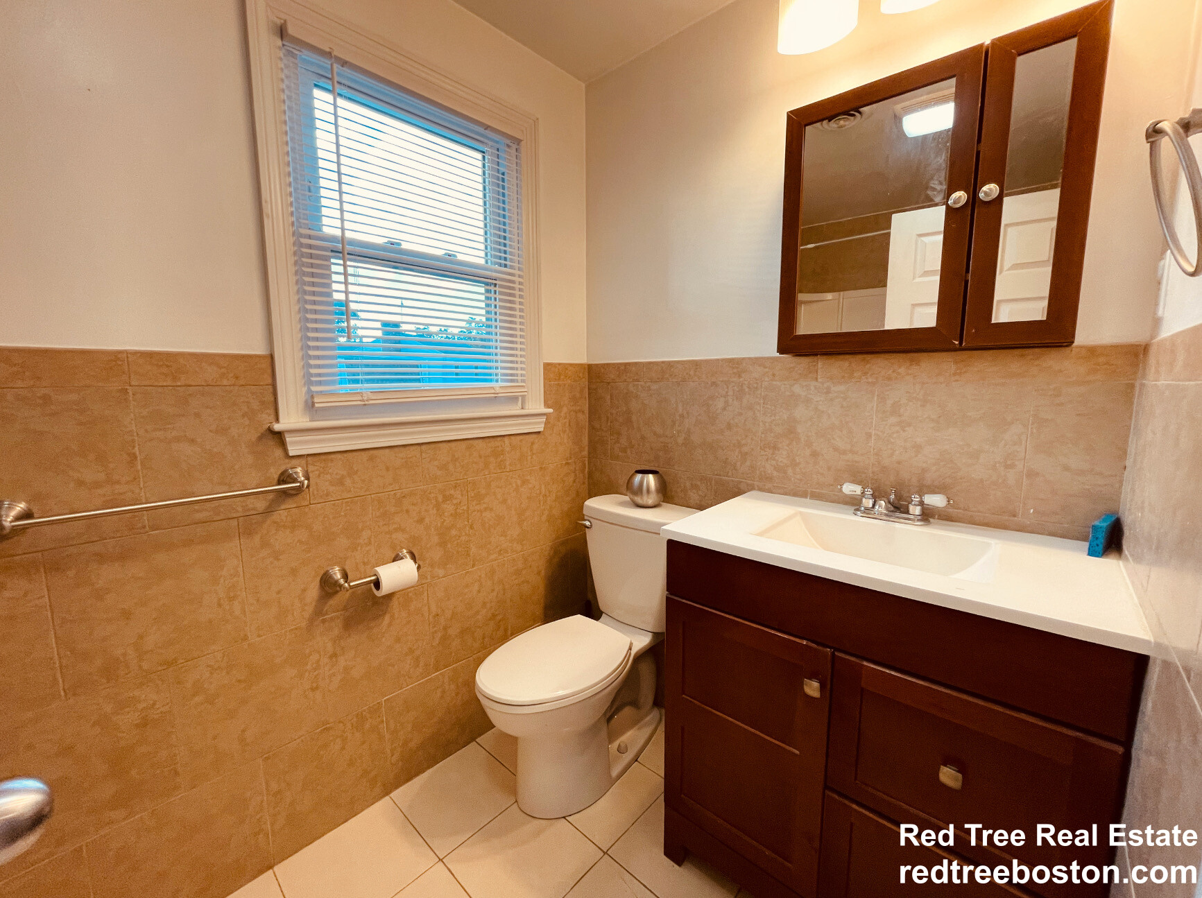 3 bed, 1.5 bath apartment for rent at 41 Boylston Rd, Newton Highlands — photo 11 of 16