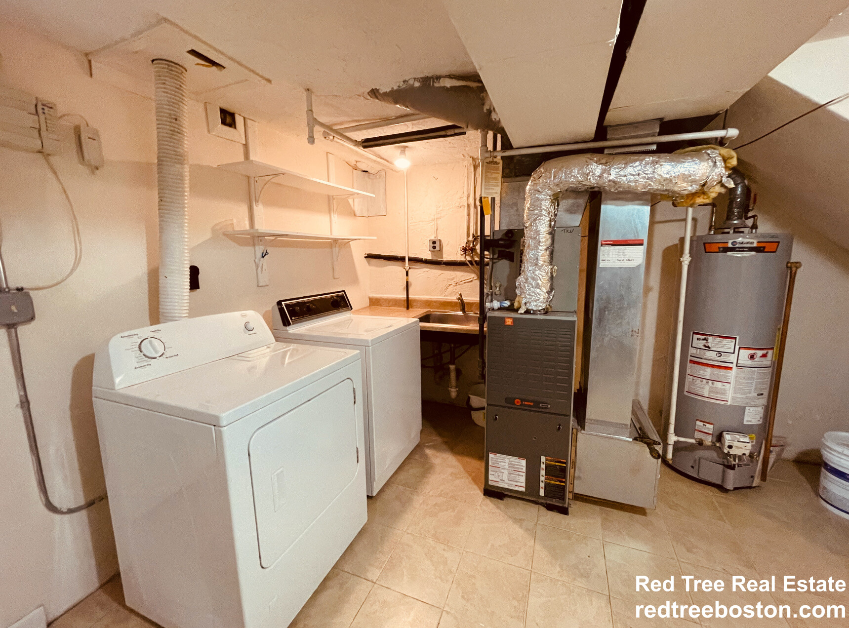 3 bed, 1.5 bath apartment for rent at 41 Boylston Rd, Newton Highlands — photo 14 of 16
