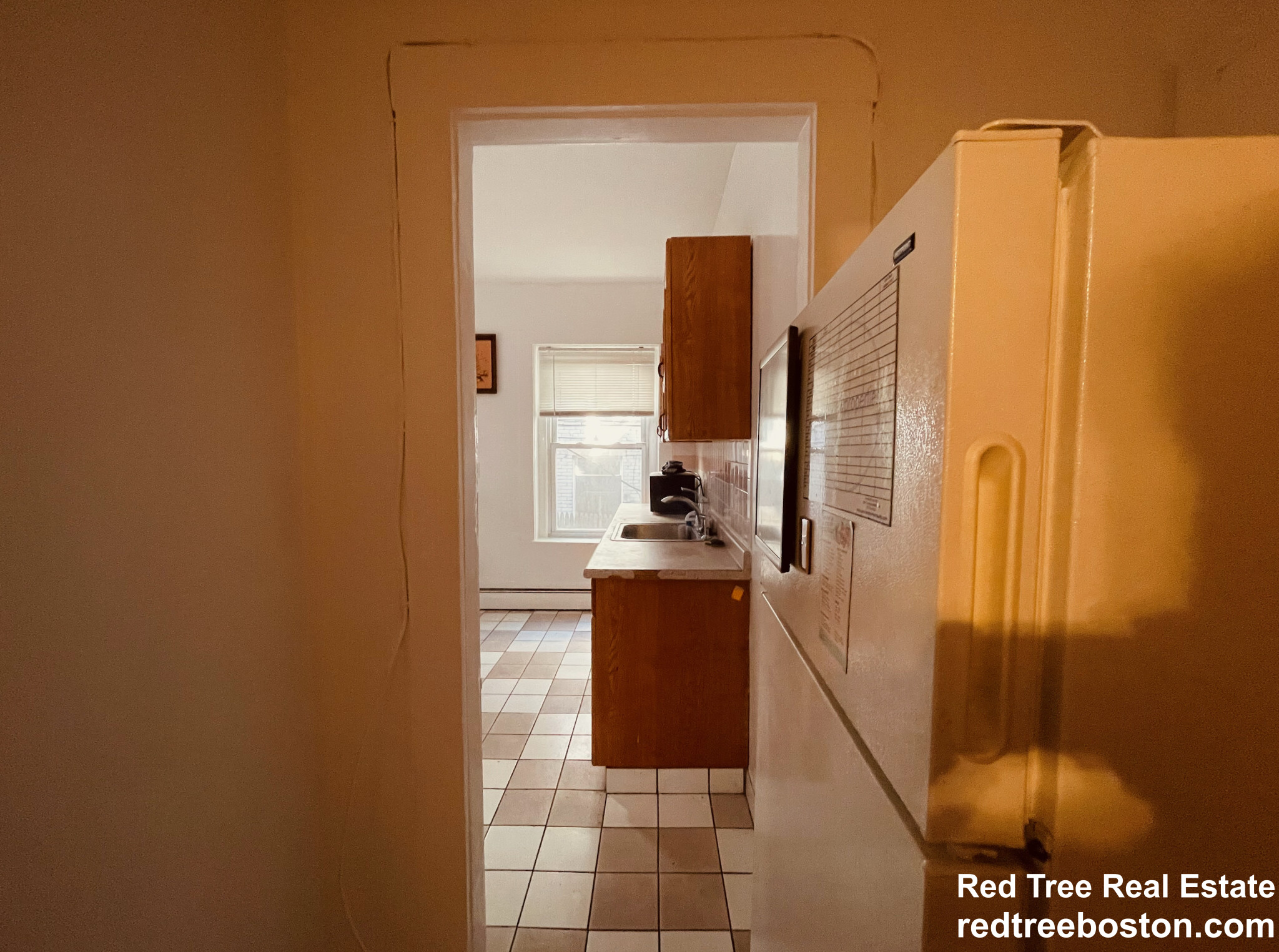 3 bed, 1 bath apartment for rent at 47 Strathmore Rd Unit 1, Brighton — photo 5 of 10