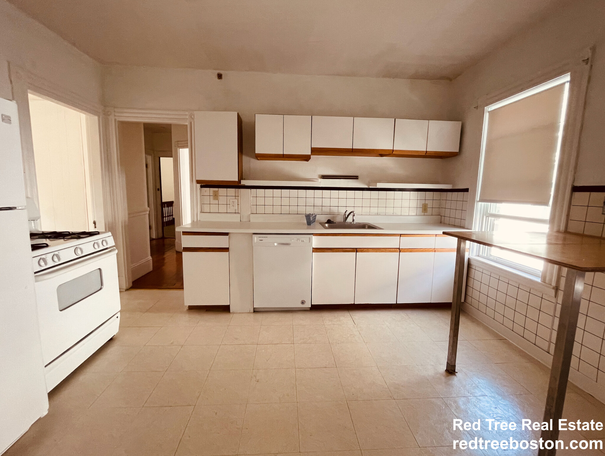2 bed, 1 bath apartment for rent at 12-14 Edwin St Unit 3, Brookline — photo 3 of 13