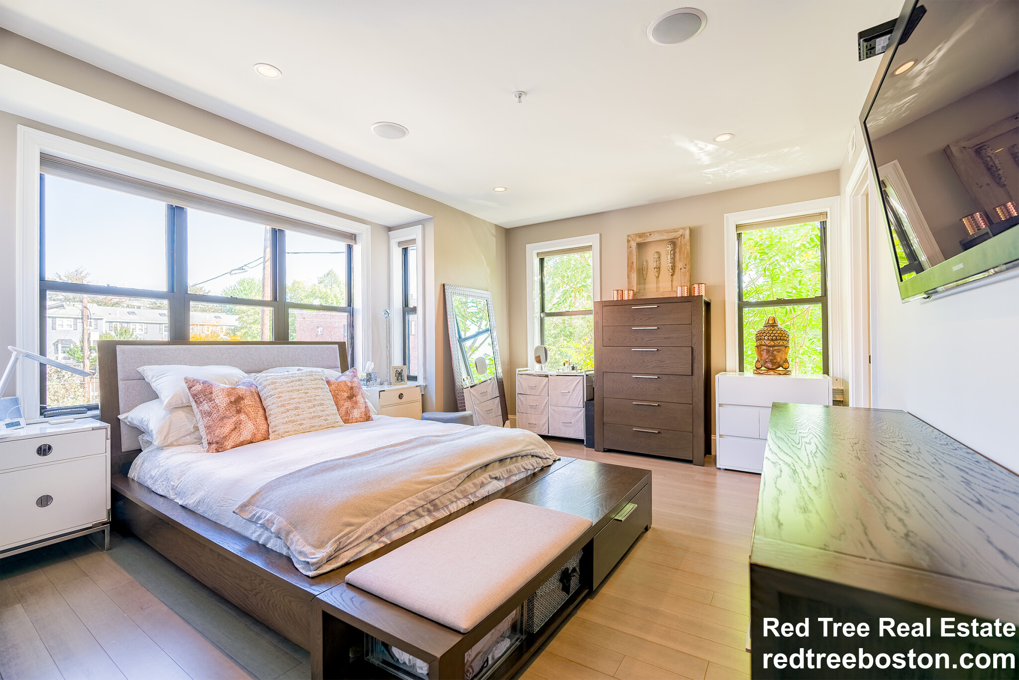 215 Athens St, South Boston