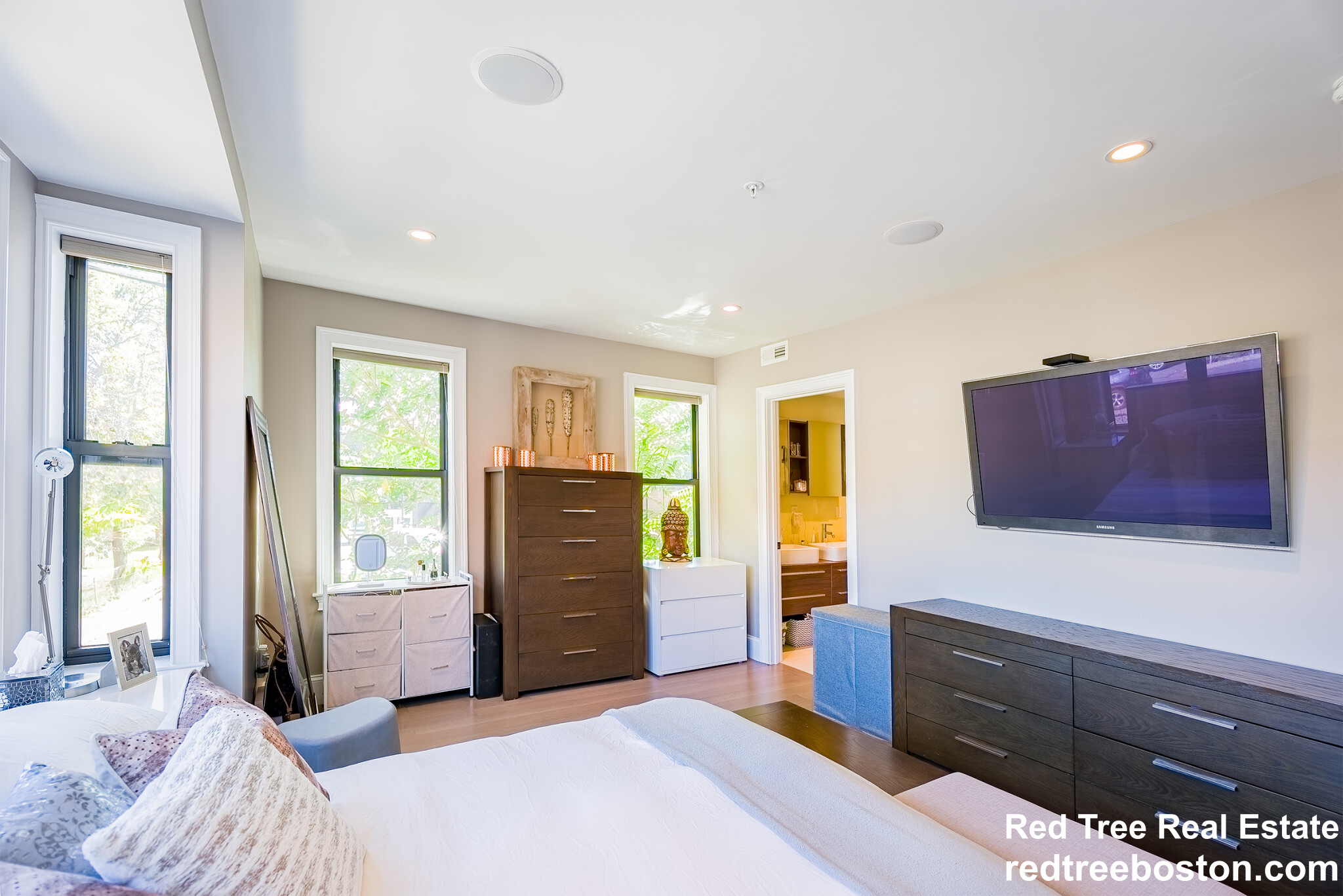 215 Athens St, South Boston