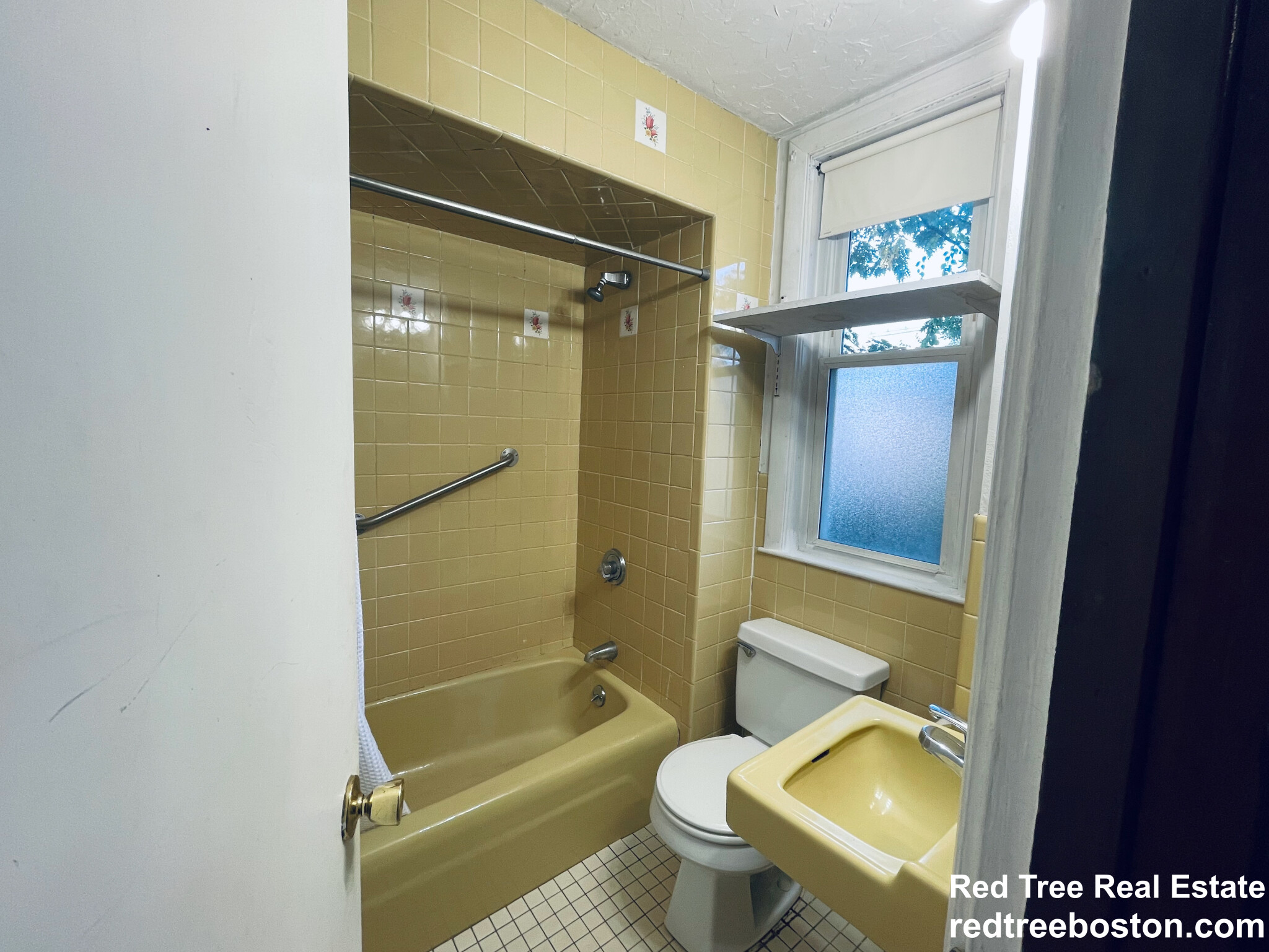 3 bed, 1 bath apartment for rent at 86 Chestnut St Unit 1, Brookline — photo 6 of 12