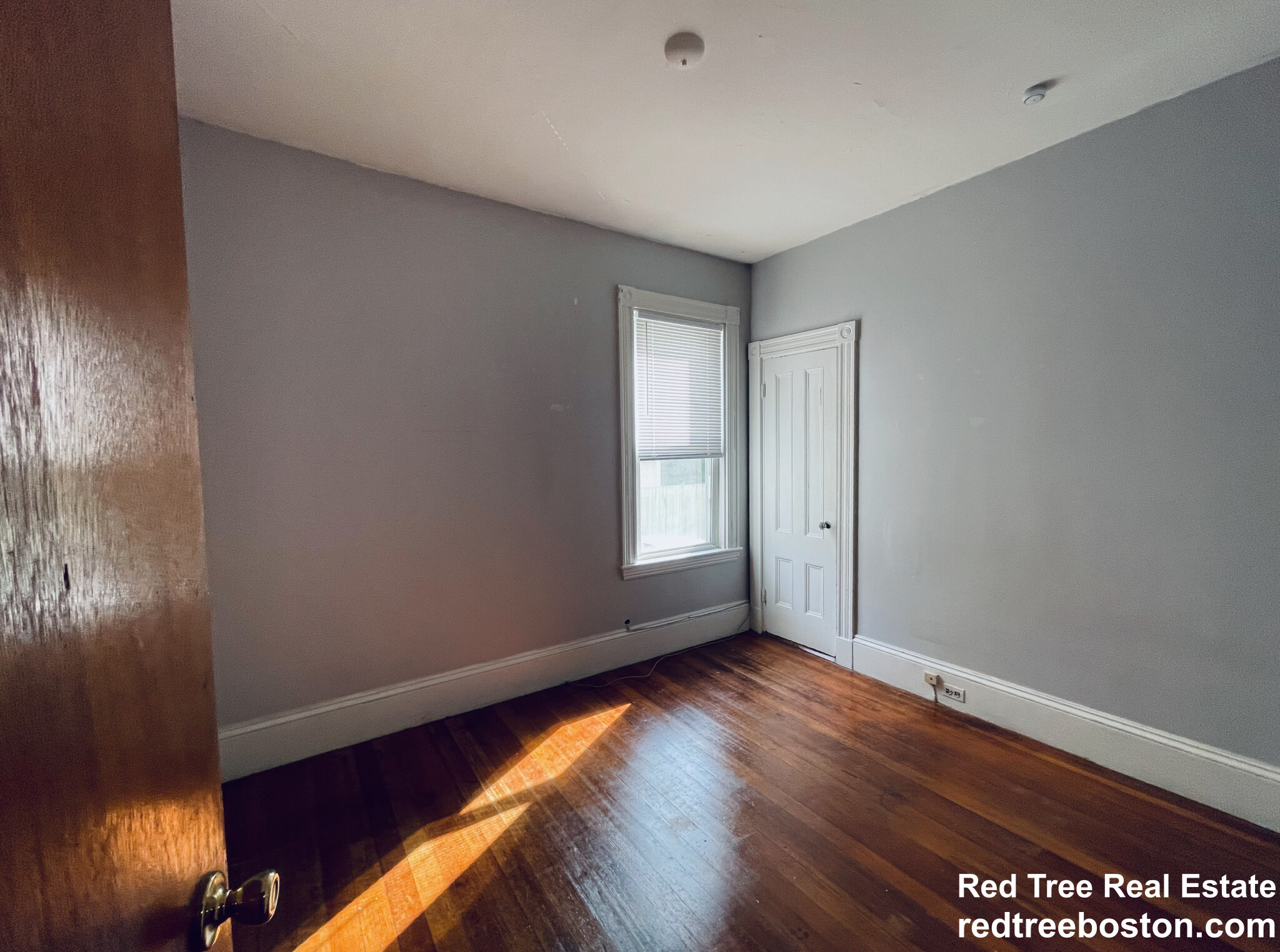 3 bed, 1 bath apartment for rent at 86 Chestnut St Unit 1, Brookline — photo 3 of 12