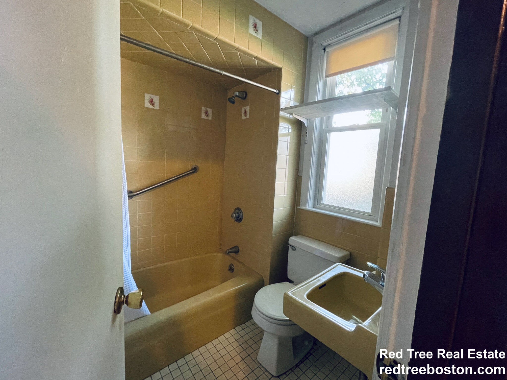 3 bed, 1 bath apartment for rent at 86 Chestnut St Unit 1, Brookline — photo 8 of 12