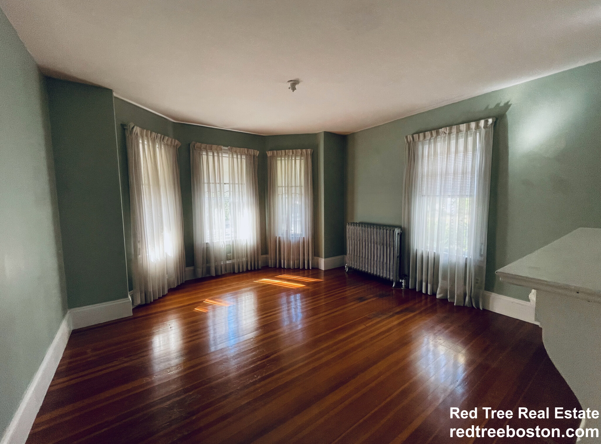 3 bed, 1 bath apartment for rent at 86 Chestnut St Unit 1, Brookline — photo 10 of 12