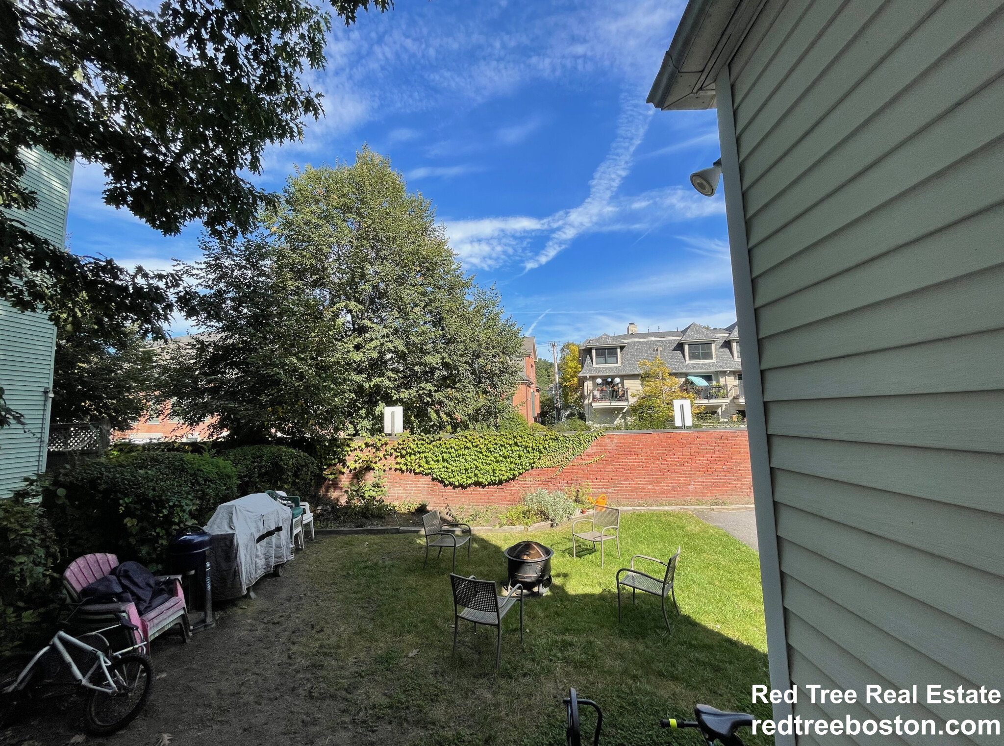 3 bed, 1 bath apartment for rent at 86 Chestnut St Unit 1, Brookline — photo 4 of 12
