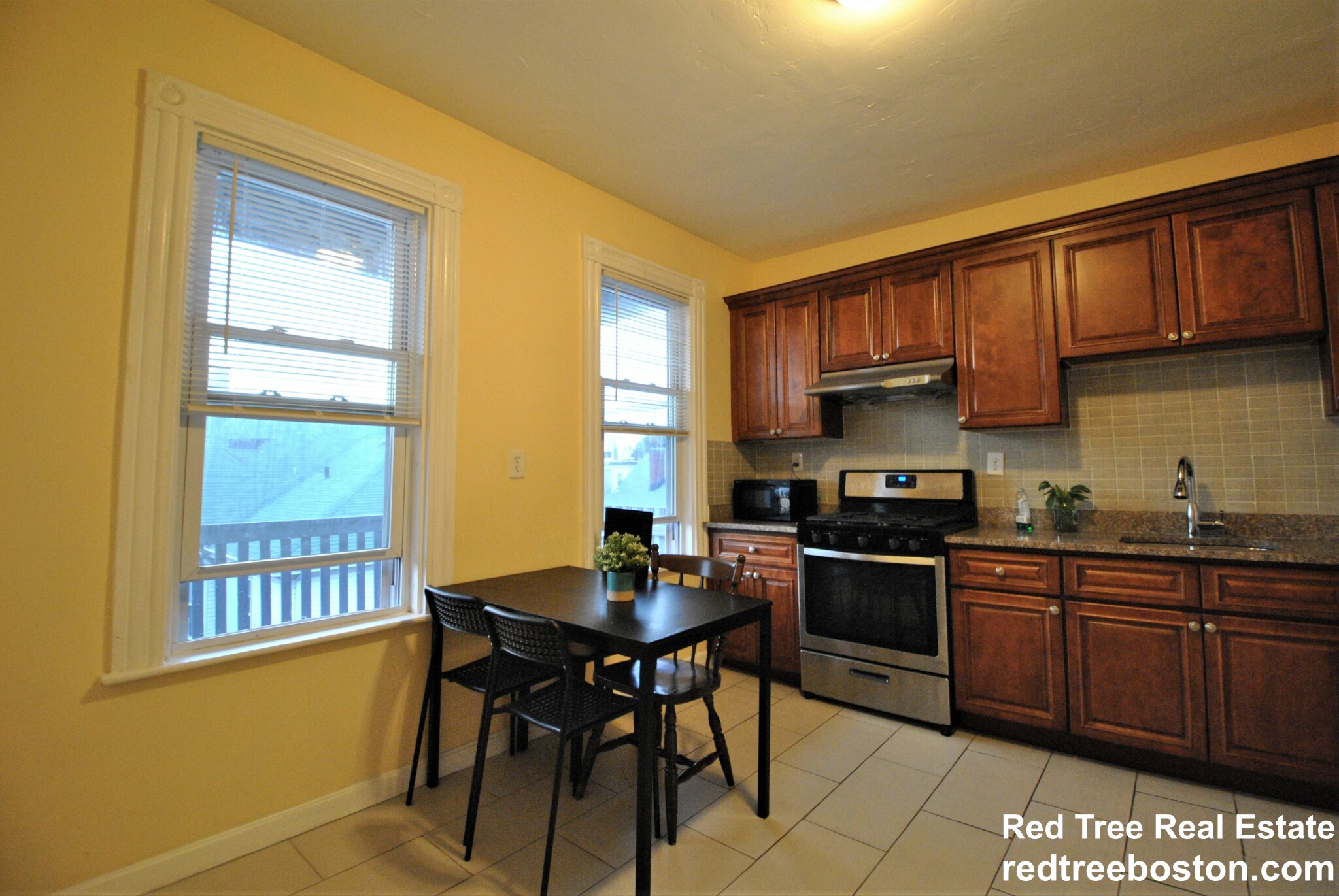 3 bed, 2 bath apartment for rent at 11 Raven St Unit 3, Dorchester — photo 2 of 17